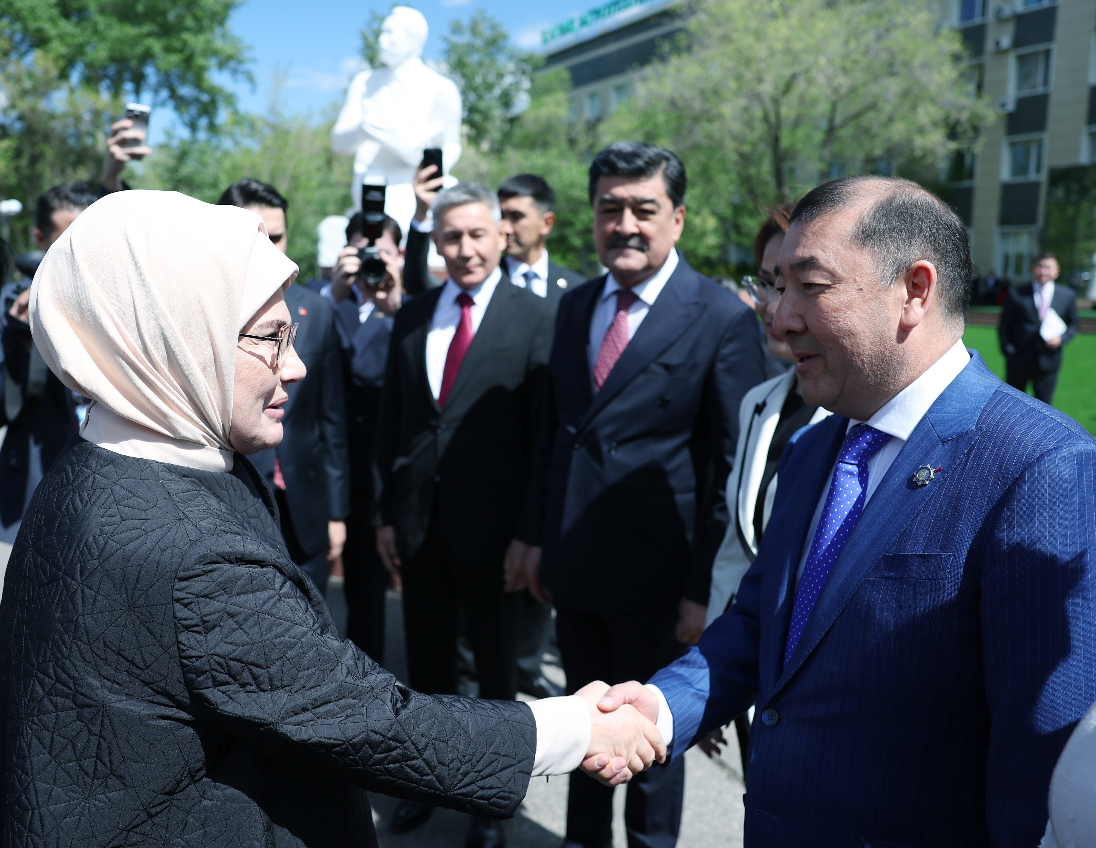 Emine Erdoğan Kazakistan Sıfır Atık Laboratuvarı açılışı