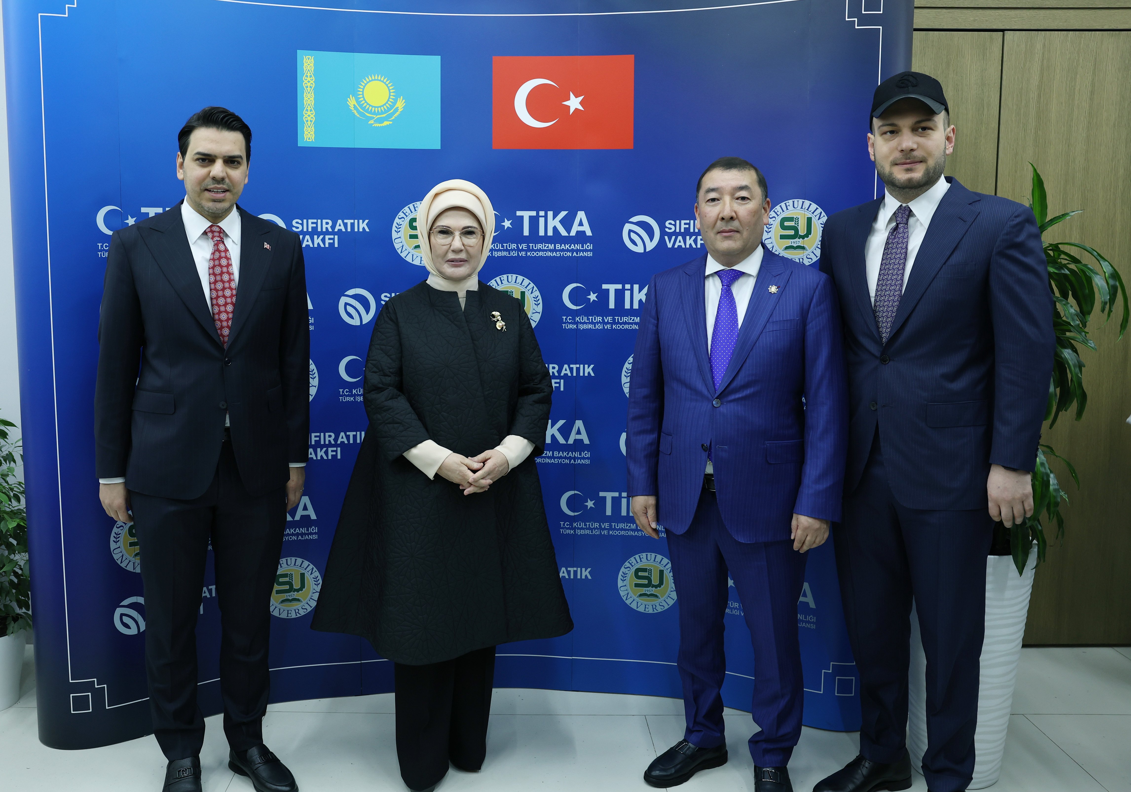 Emine Erdoğan Kazakistan Sıfır Atık Laboratuvarı açılışı