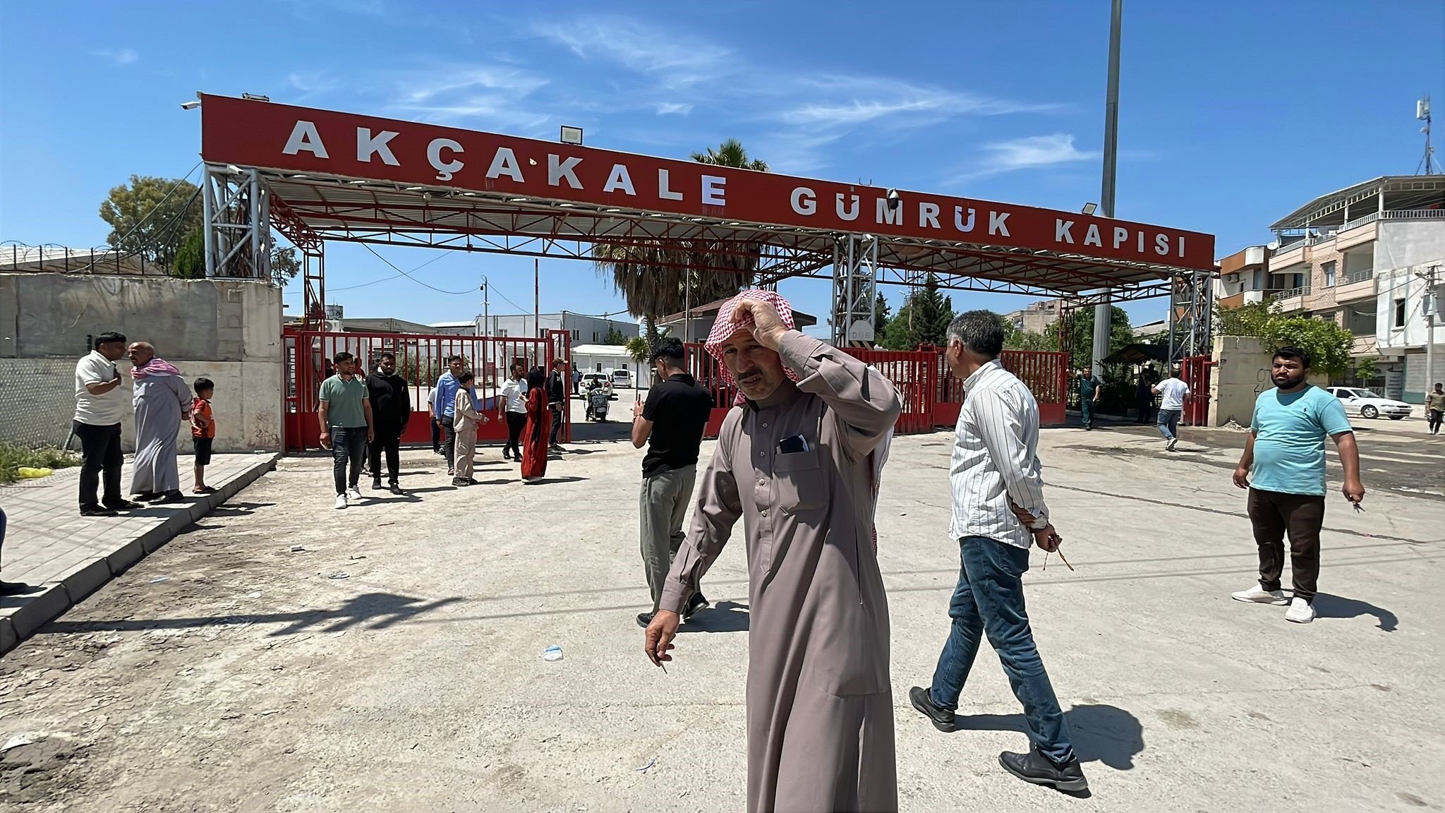 Akçakale Gümrük Kapısında pasaportlu geçiş
