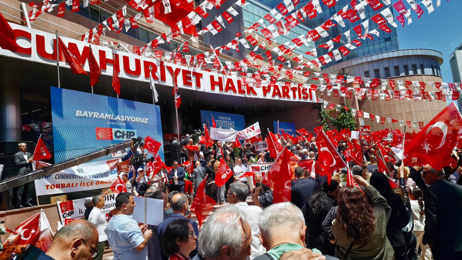 Kemal Kılıçdaroğlu CHP Genel Merkezinde