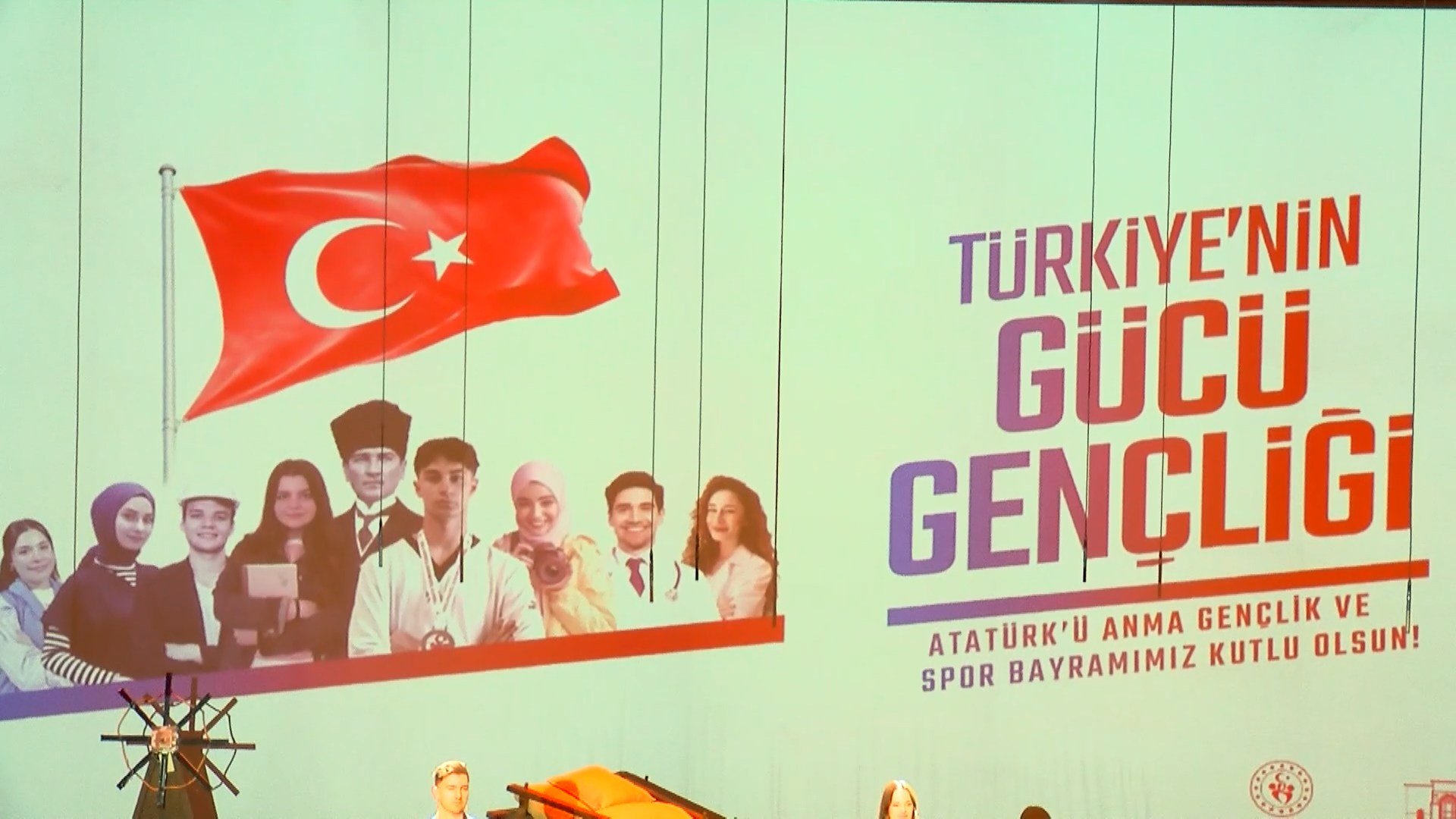 19 Mayıs spor gösterisi