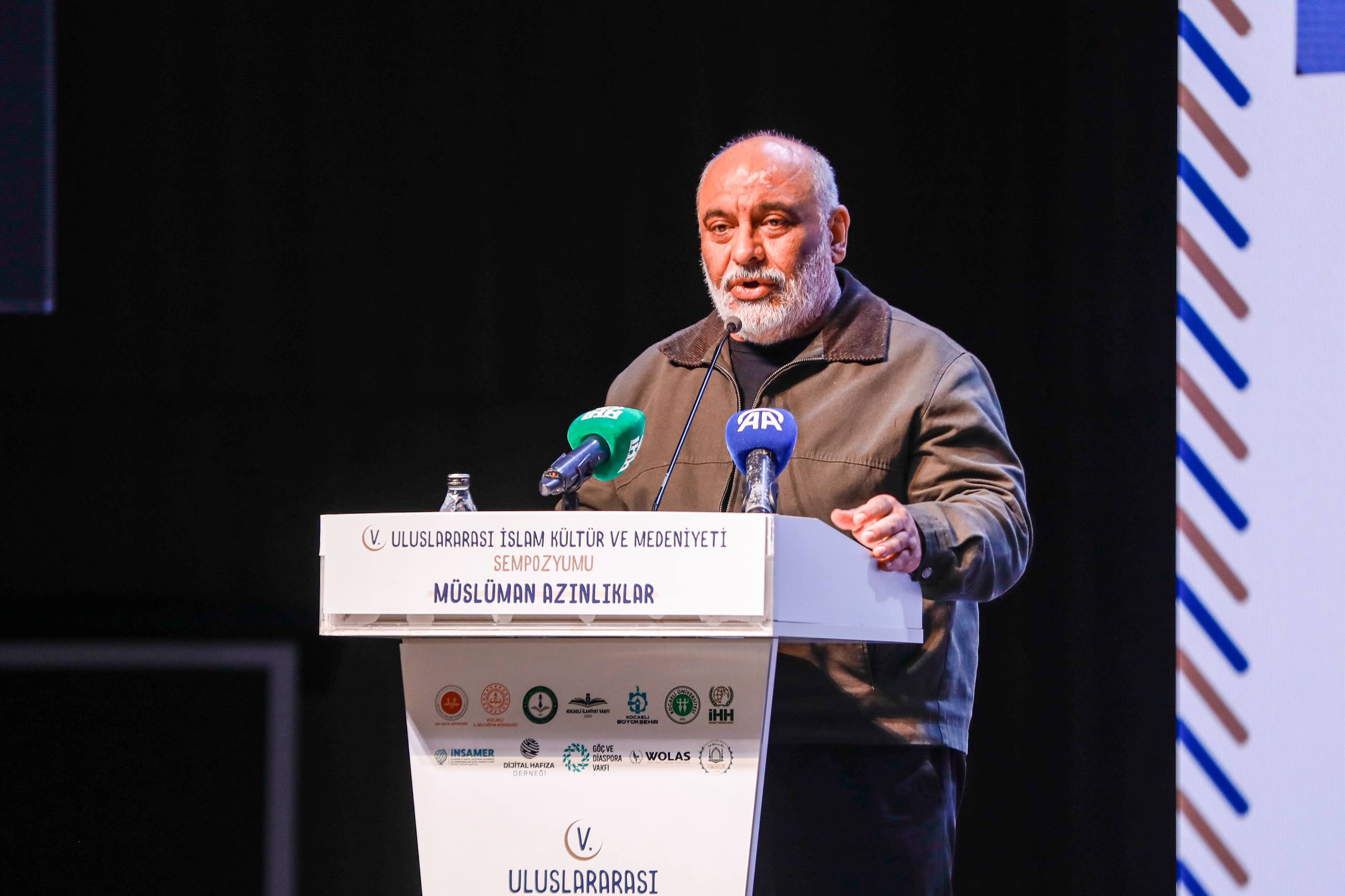 Sempozyumda katılımcılar