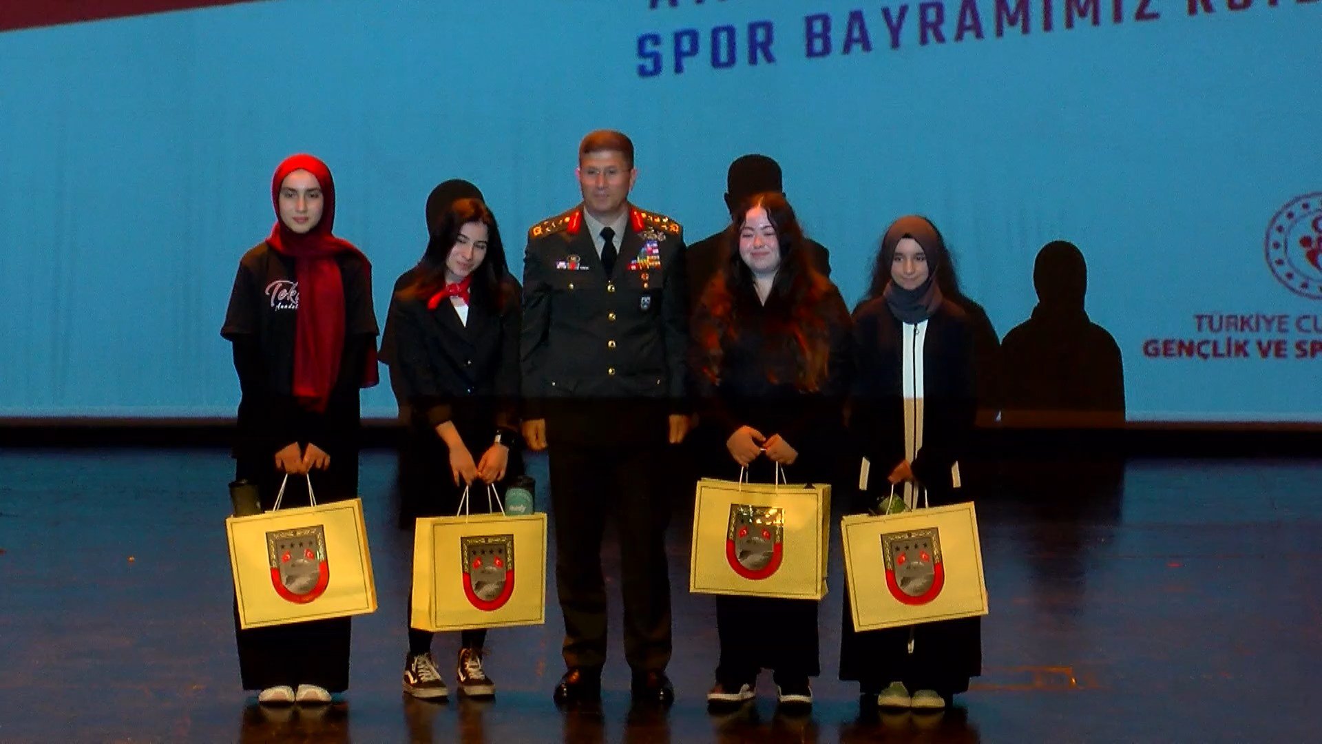 19 Mayıs gençlik ve spor bayramı