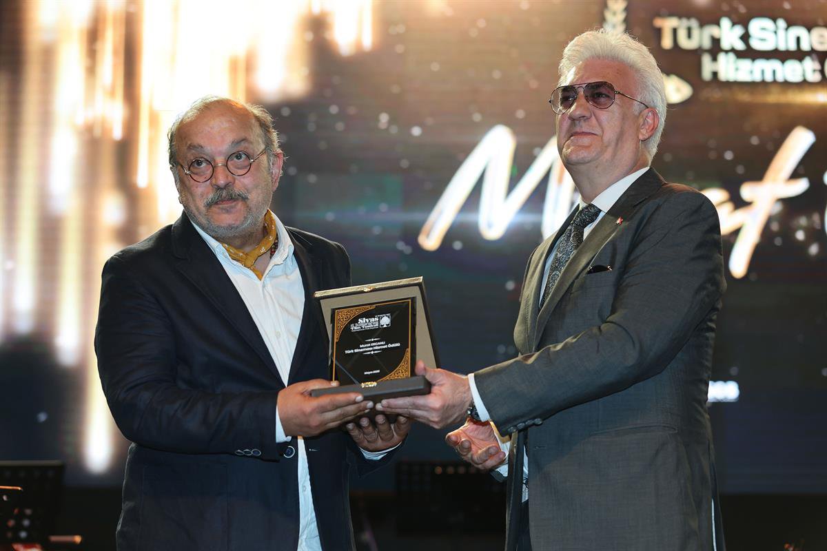 Ali Nuri Türkoğlu En İyi Erkek Oyuncu