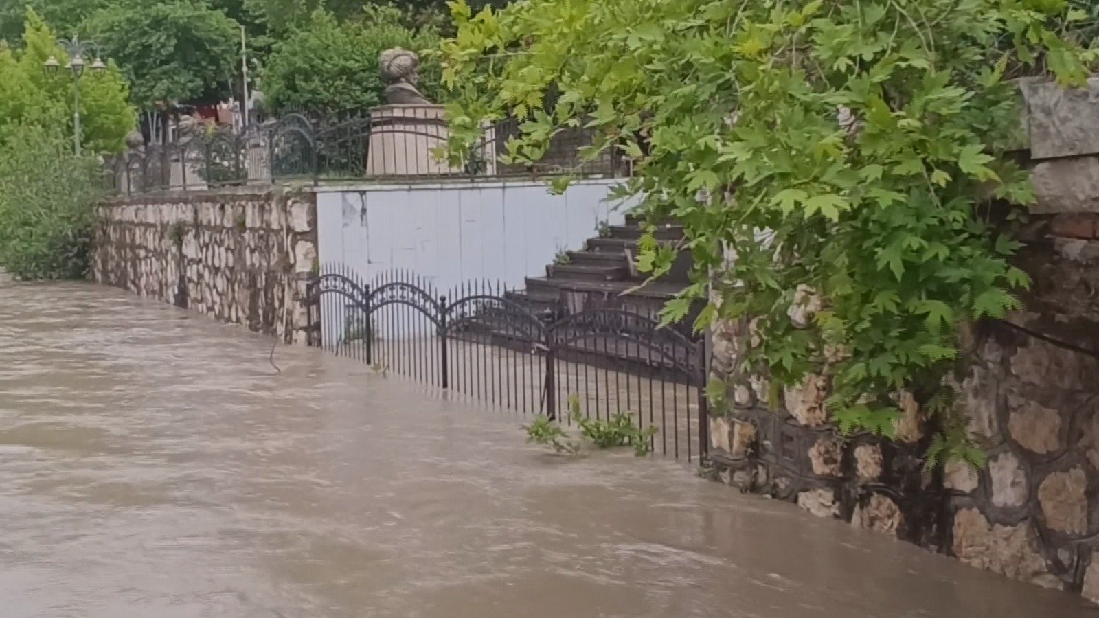 Vali Önder Bakan, Amasya Taşkın