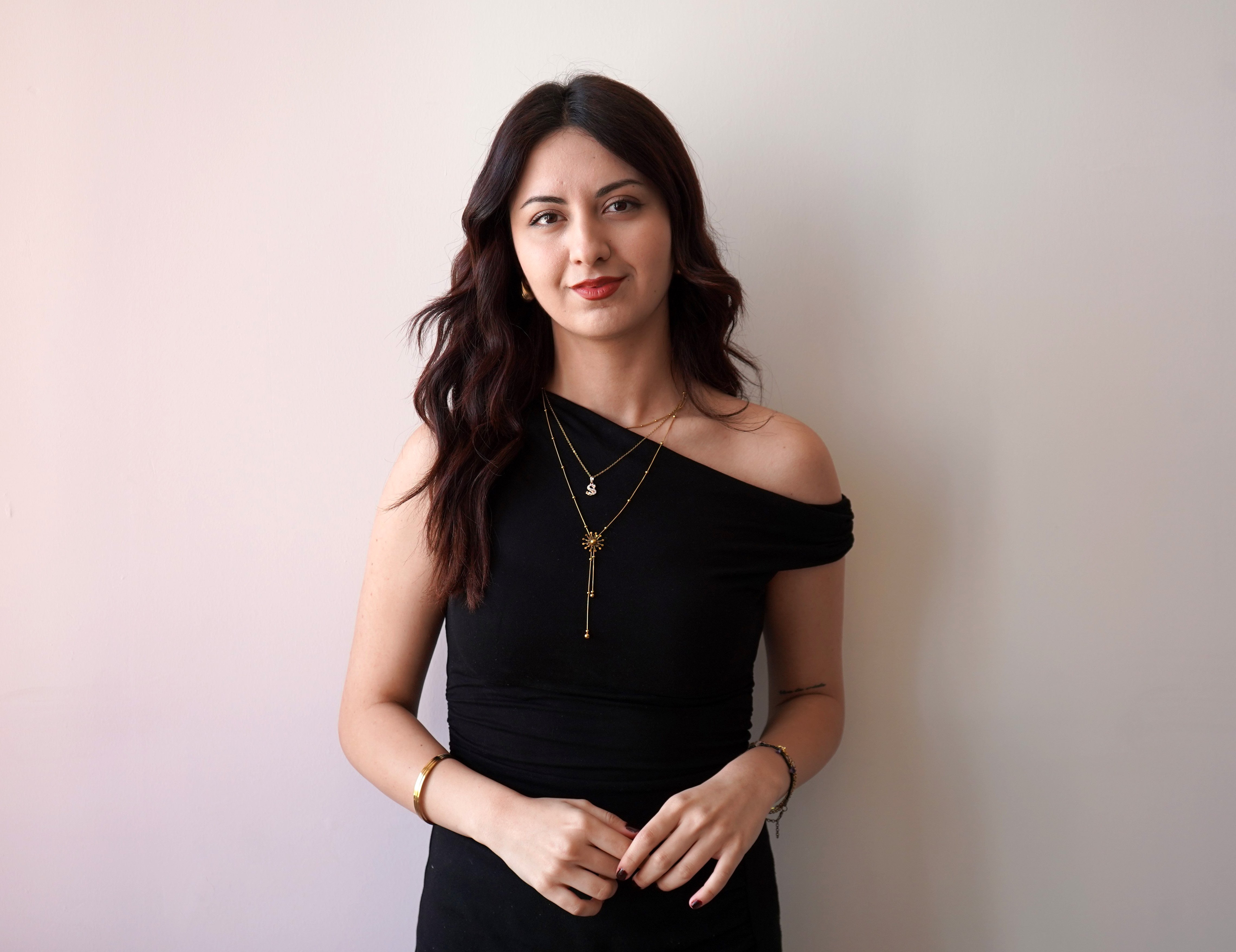 Doç. Dr. Hediye Aydoğan ve öğrenciler birlikte çalışıyor
