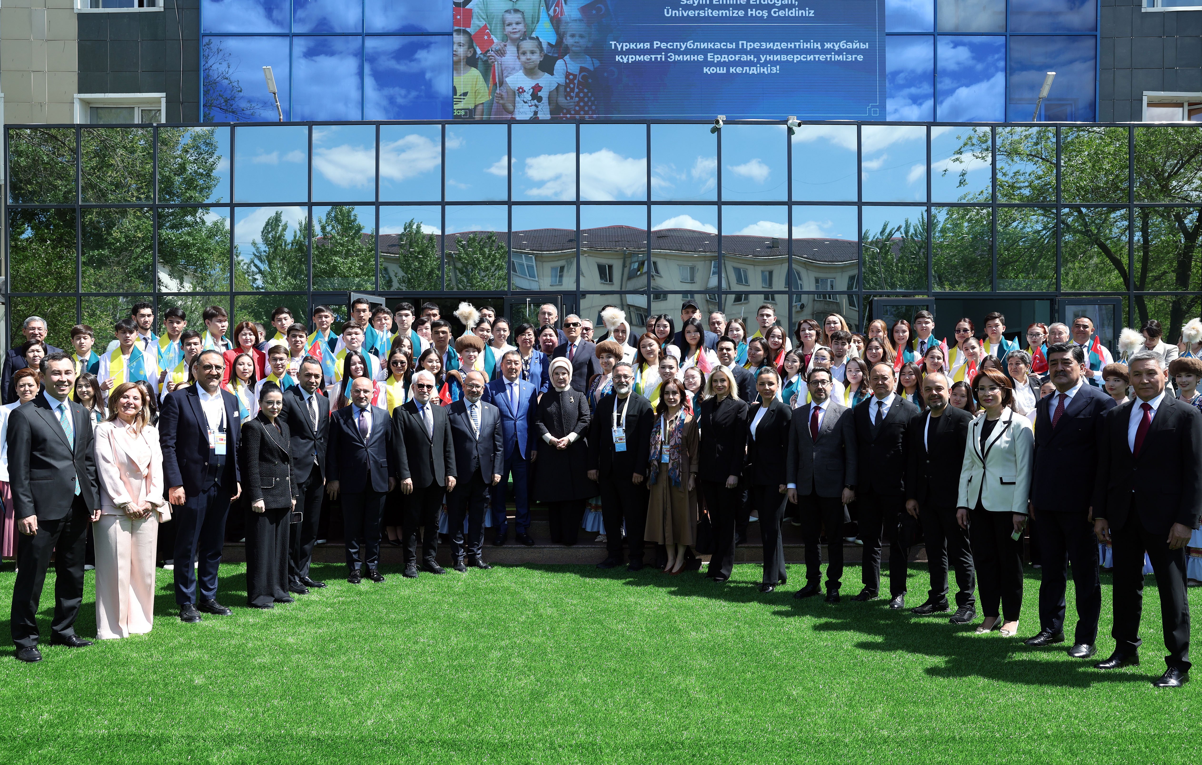 Emine Erdoğan Kazakistan Sıfır Atık Laboratuvarı açılışı