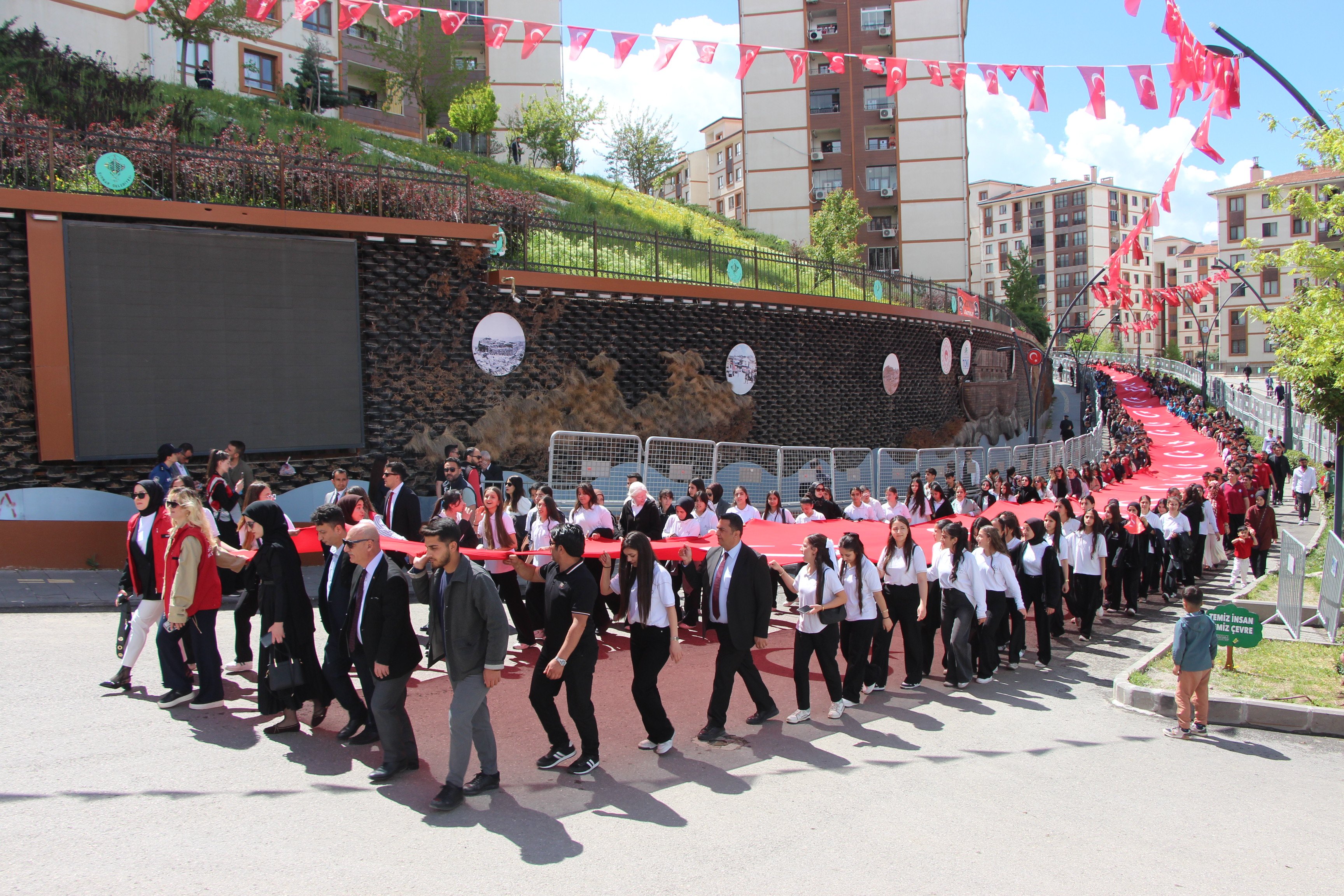 Şırnak 107 metrelik bayrak 19 Mayıs yürüyüşü