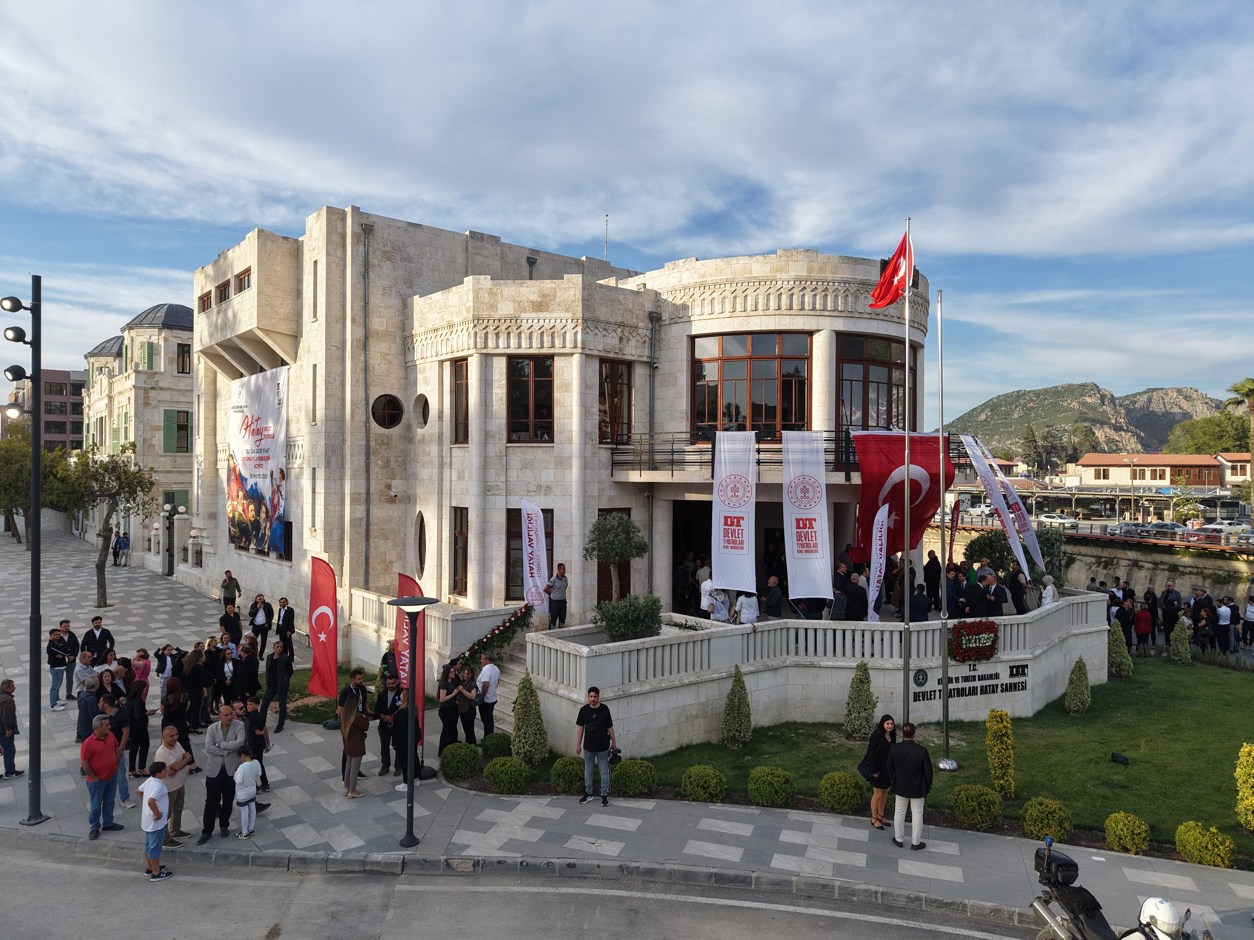 Hatay Devleti Meclis Binası dış görünüm