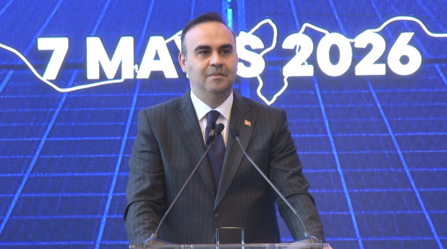 Kalyon PV güneş paneli üretim tesisinin iç görünümü ve yeni nesil paneller