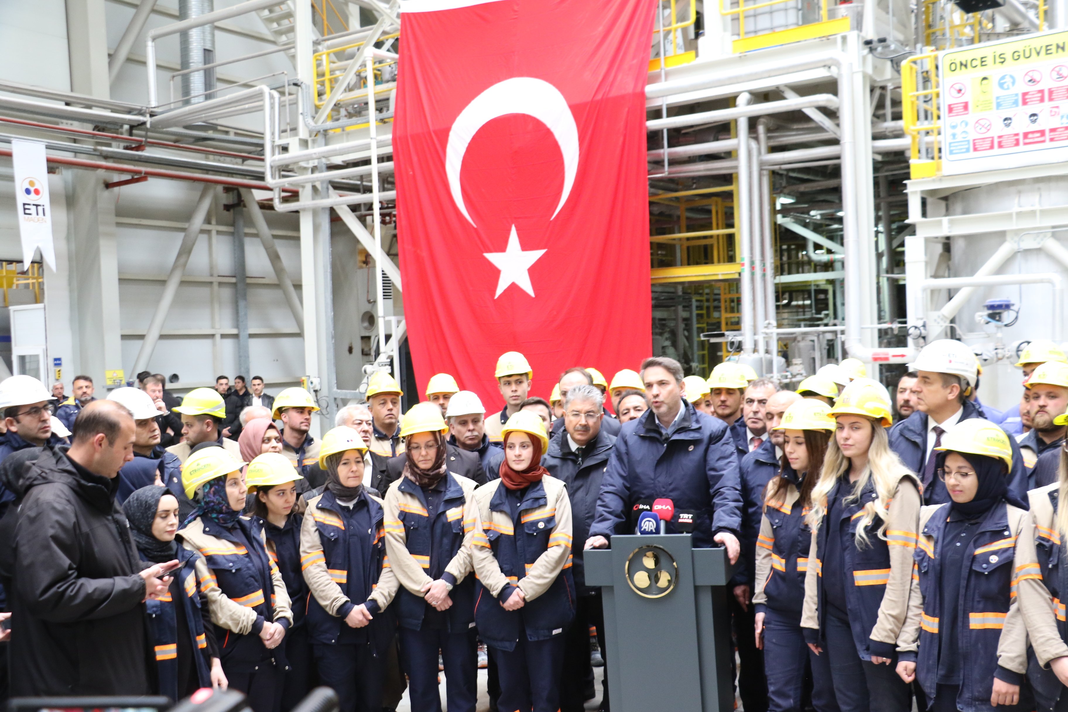 Bakan Bayraktar saha incelemesi