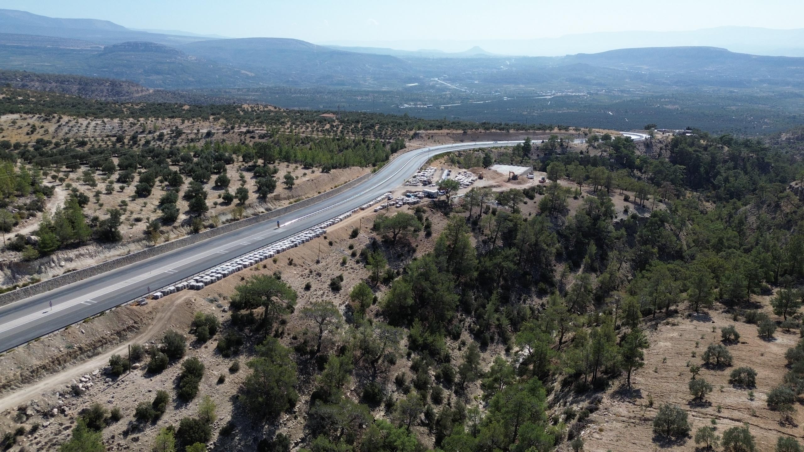 Bakan Uraloğlu Silifke-Mut-Sertavul Yolu incelemesi