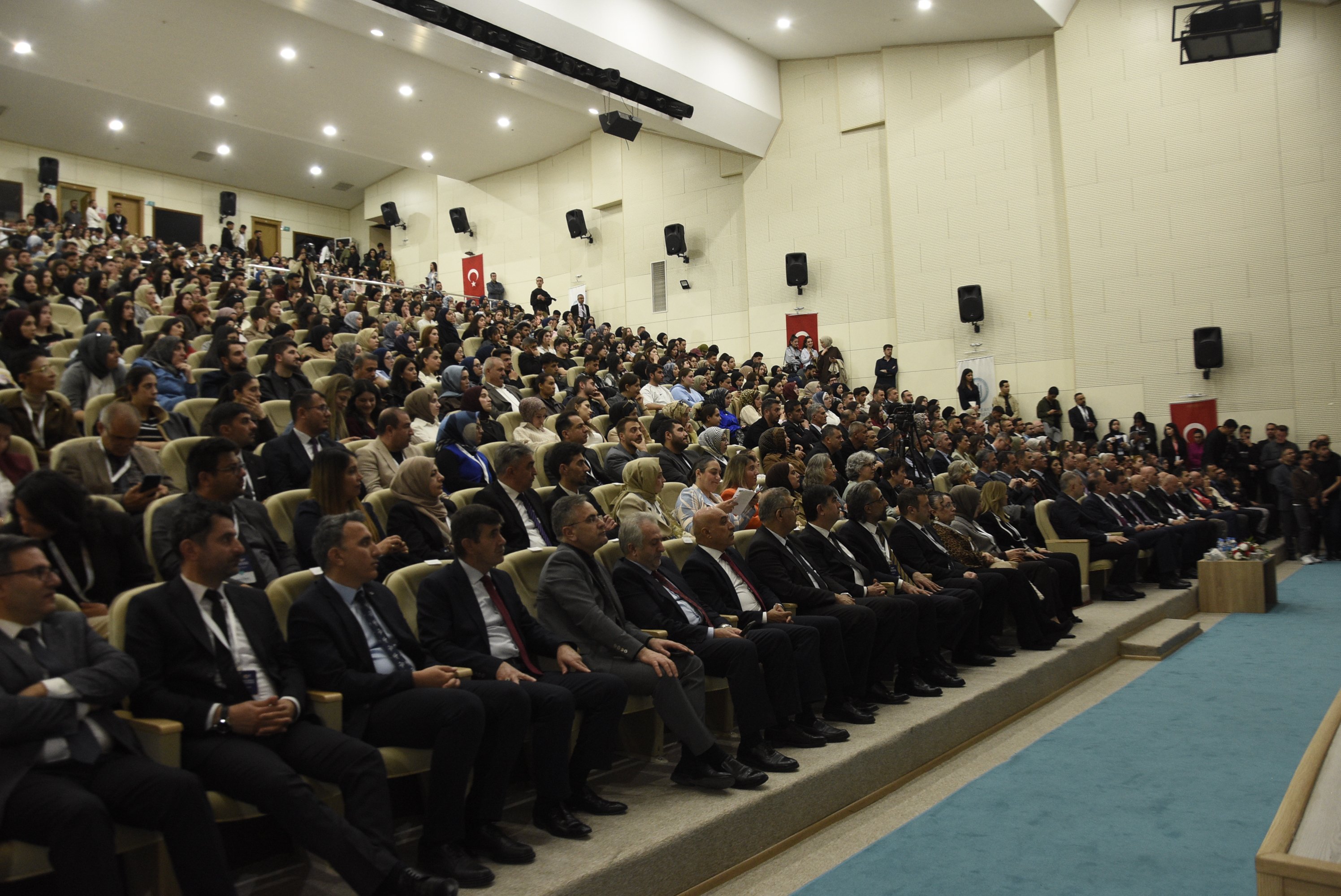 Bitlis 1. Uluslararası Sağlık ve Tıp Bilimleri Kongresi açılışı