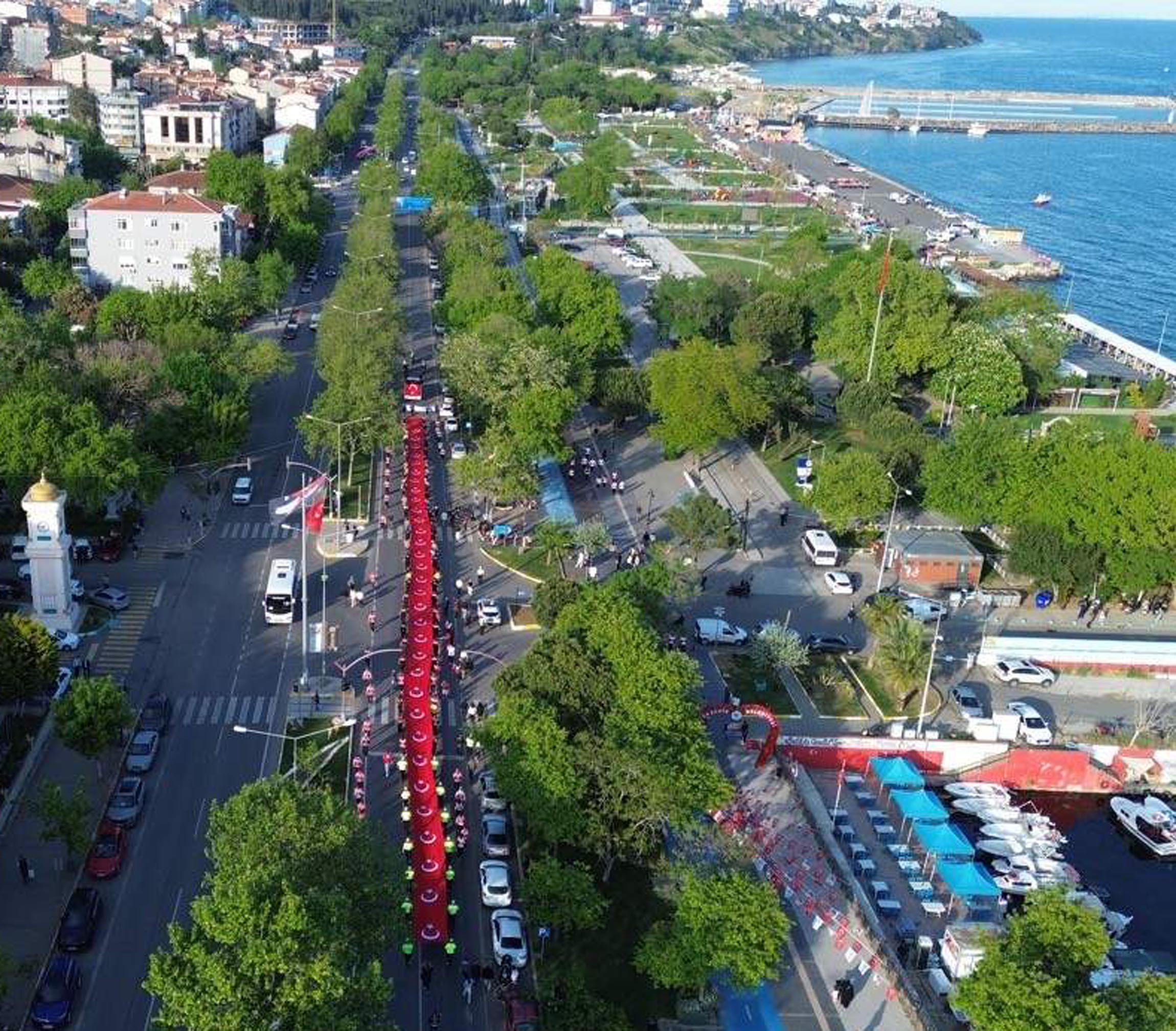 Gençlik Yürüyüşü katılımcıları