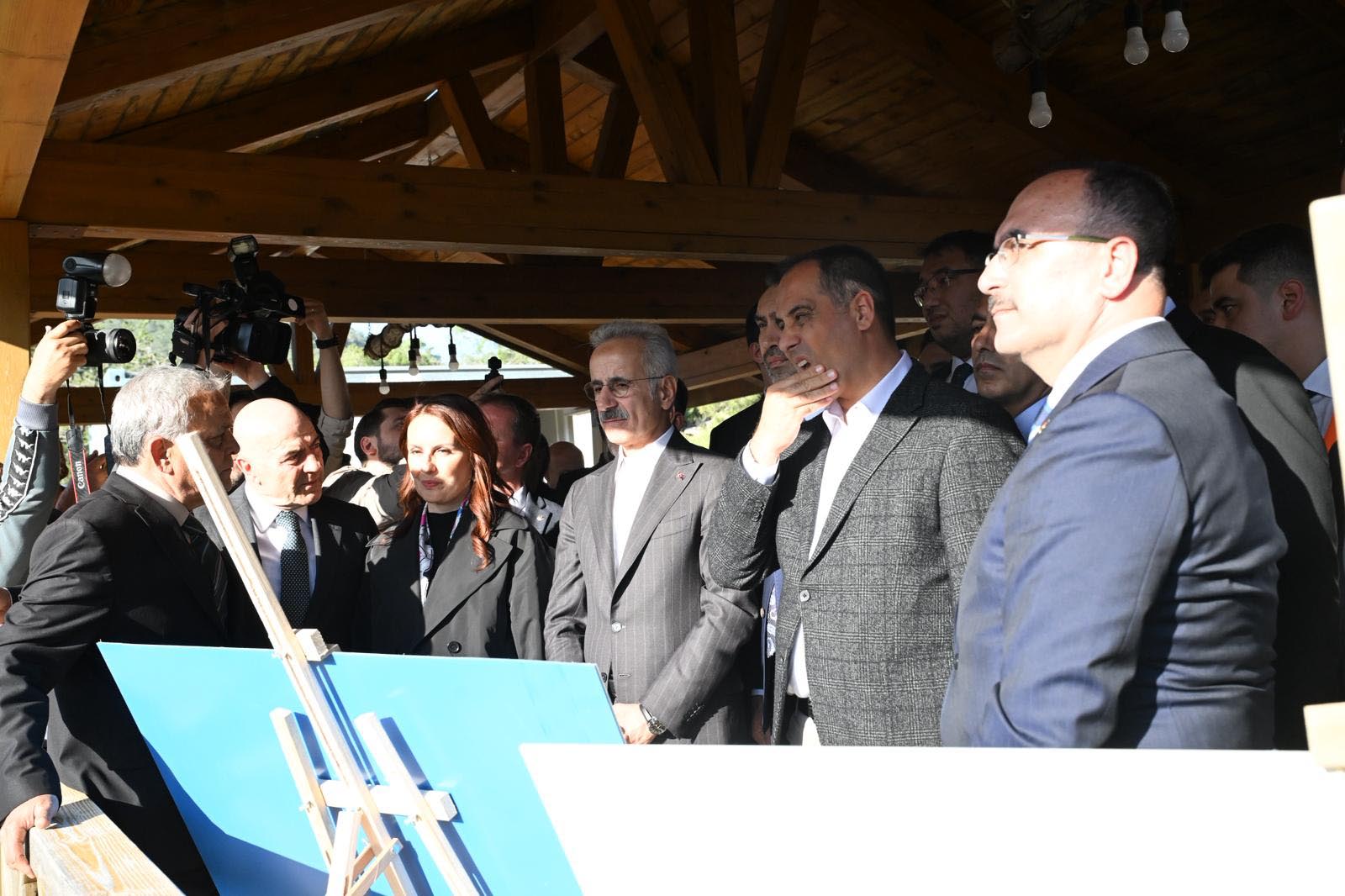 Ulaştırma Bakanı Uraloğlu yol incelemesi