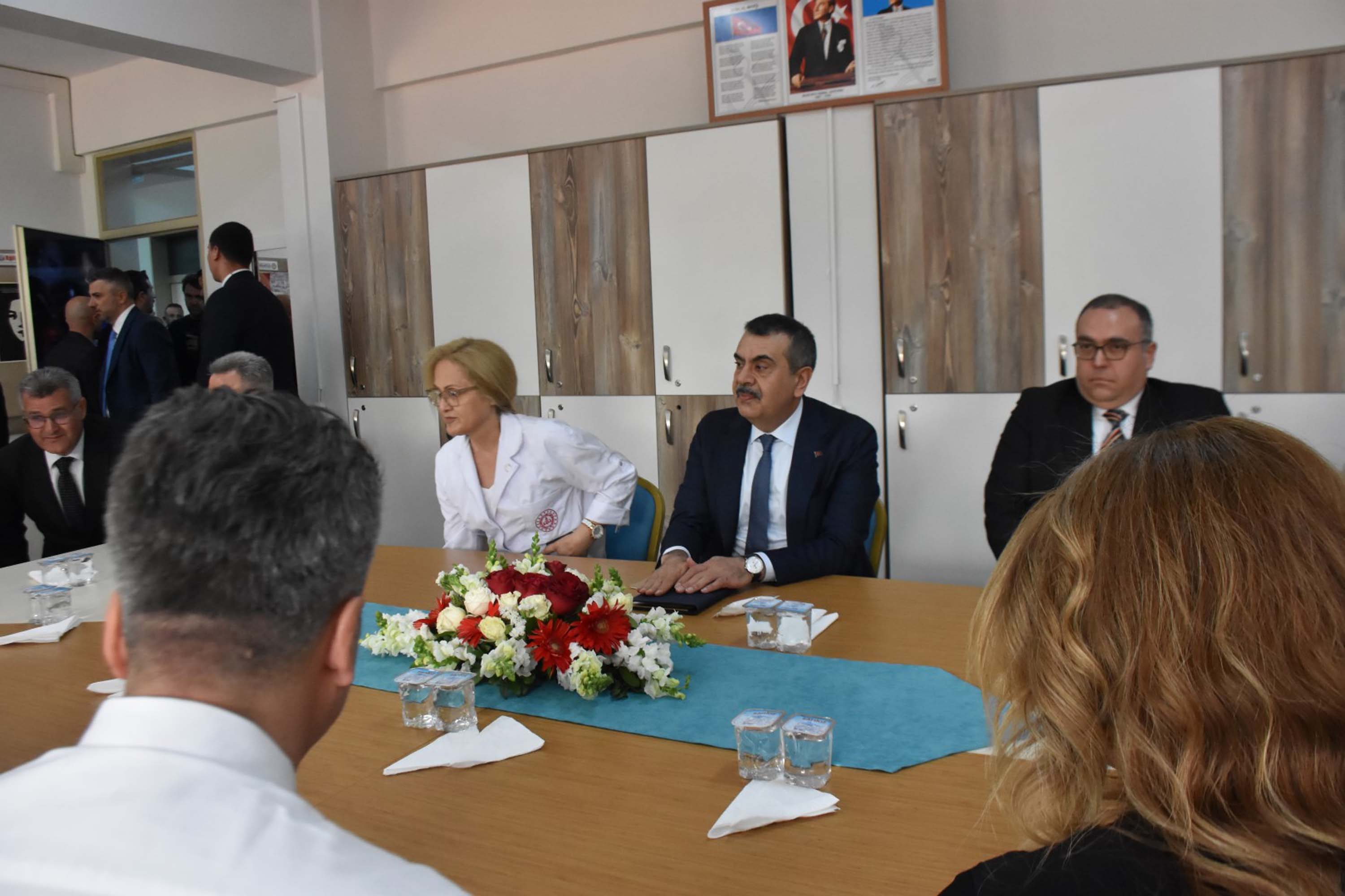 Bakan Yusuf Tekin törende konuşma yapıyor