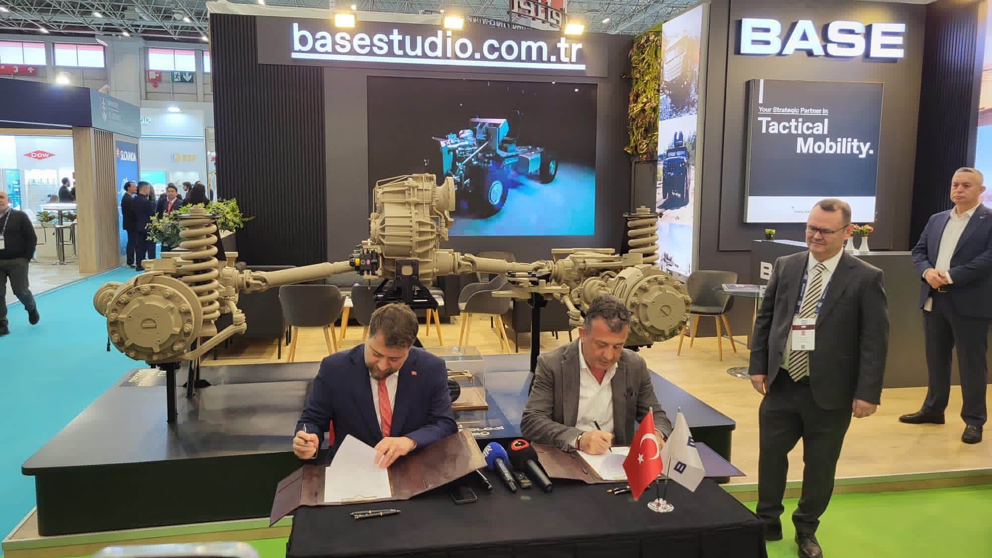 Base Studio Mehmet Remzi Oduncu İmza Töreni