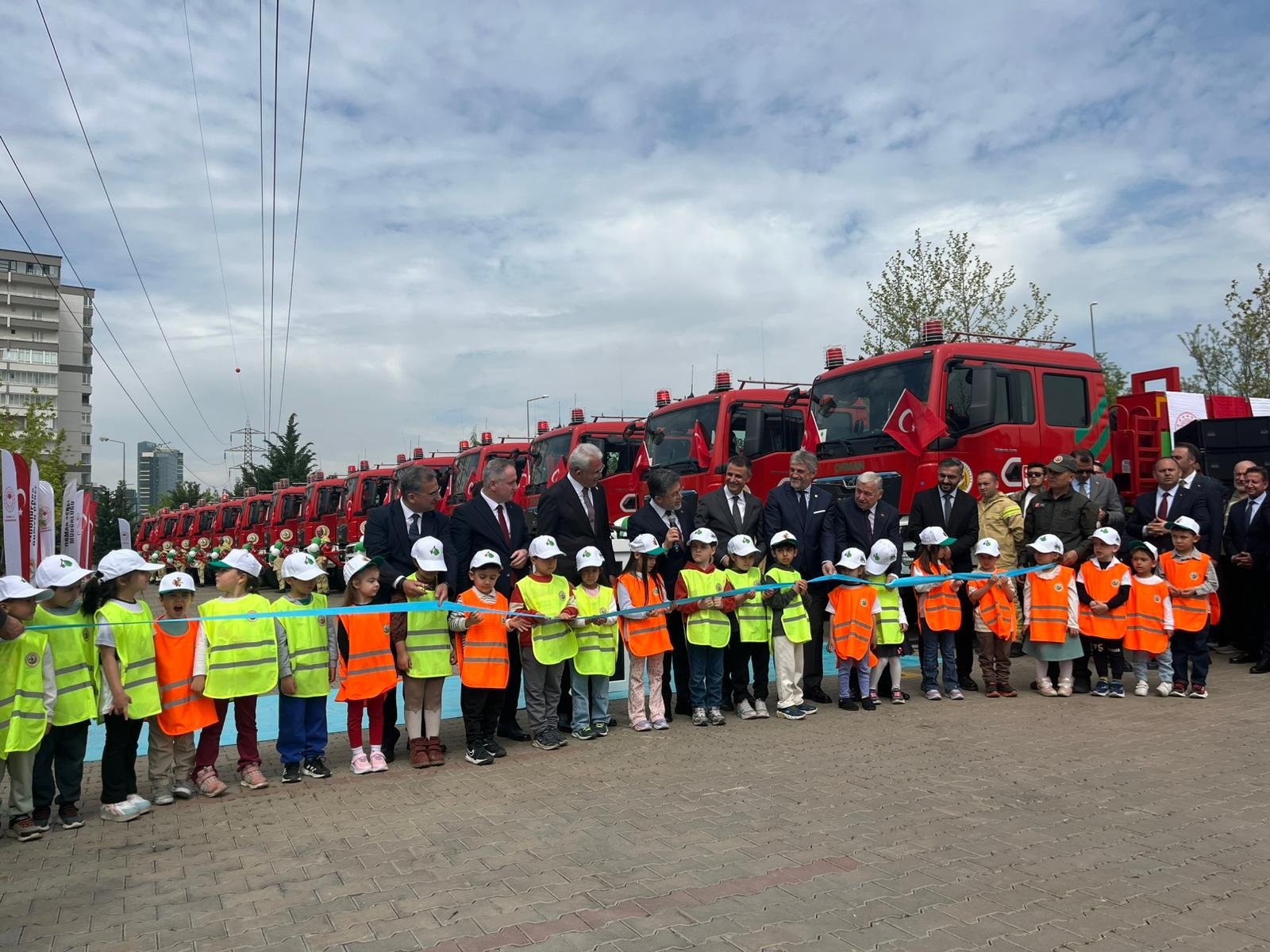 Tarım ve Orman Bakanı İbrahim Yumaklı, Yangın Söndürme Araçlarının Görev Yerine Uğurlanması Töreni