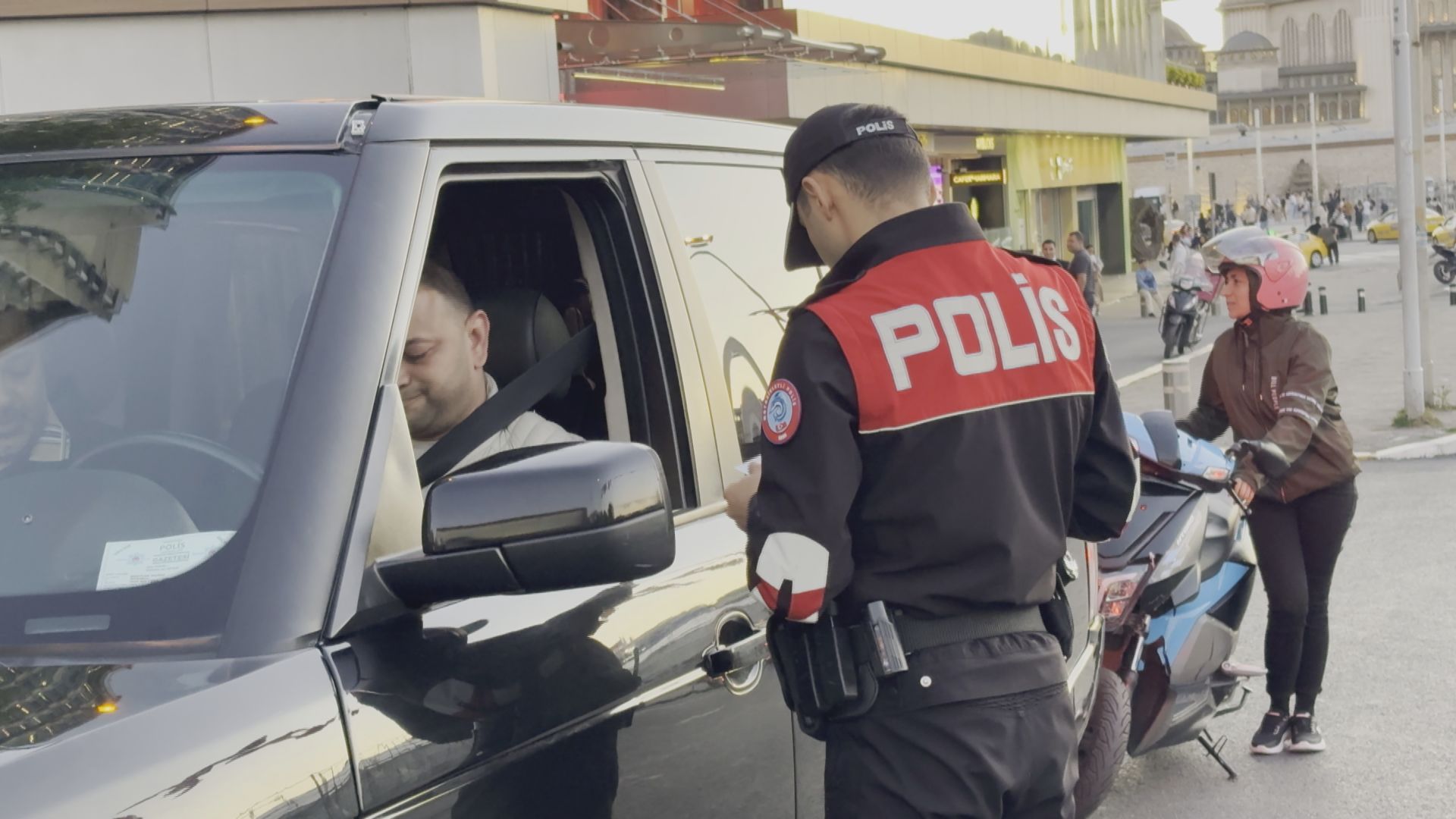 GBT taraması yapan polis