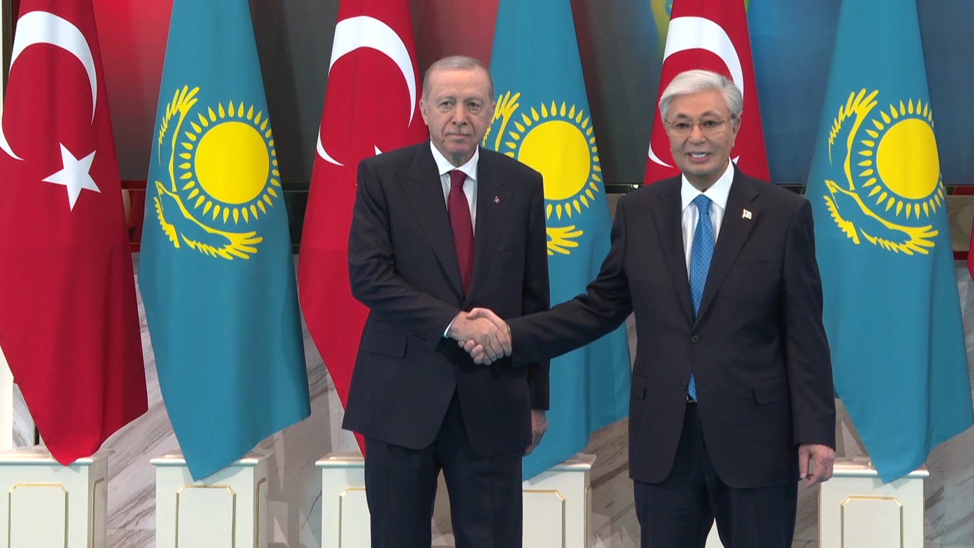 Cumhurbaşkanı Erdoğan, Kazakistan Cumhurbaşkanı Tokayev ile görüşüyor