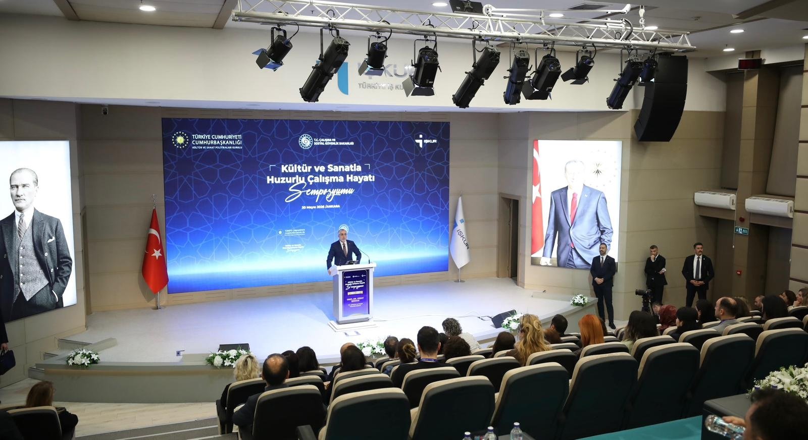 Kültür ve Sanatla Huzurlu Çalışma Hayatı Sempozyumu
