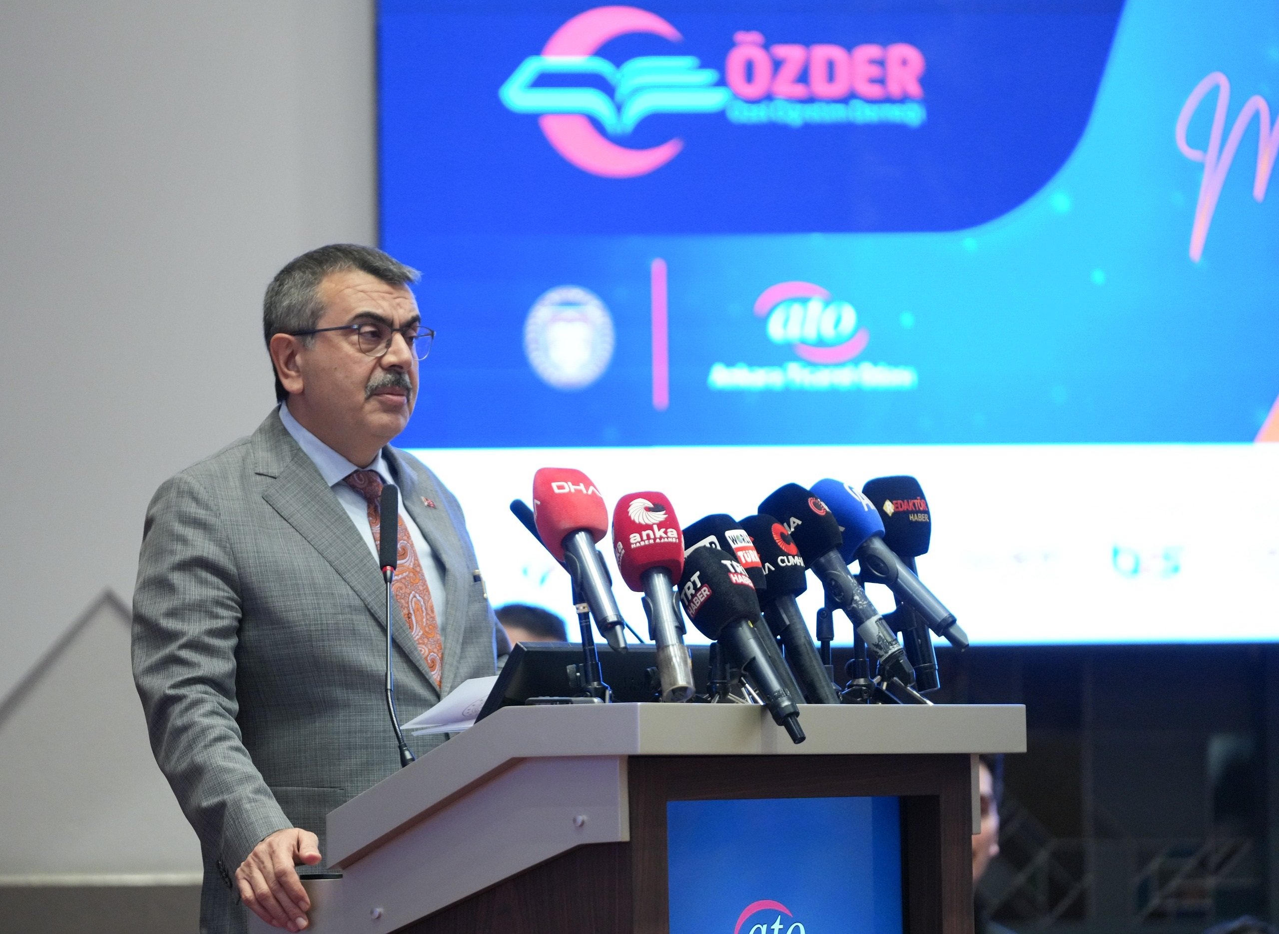 Bakan Tekin dijital dünyada çocukların iç bütünlüğü için kritik uyarı