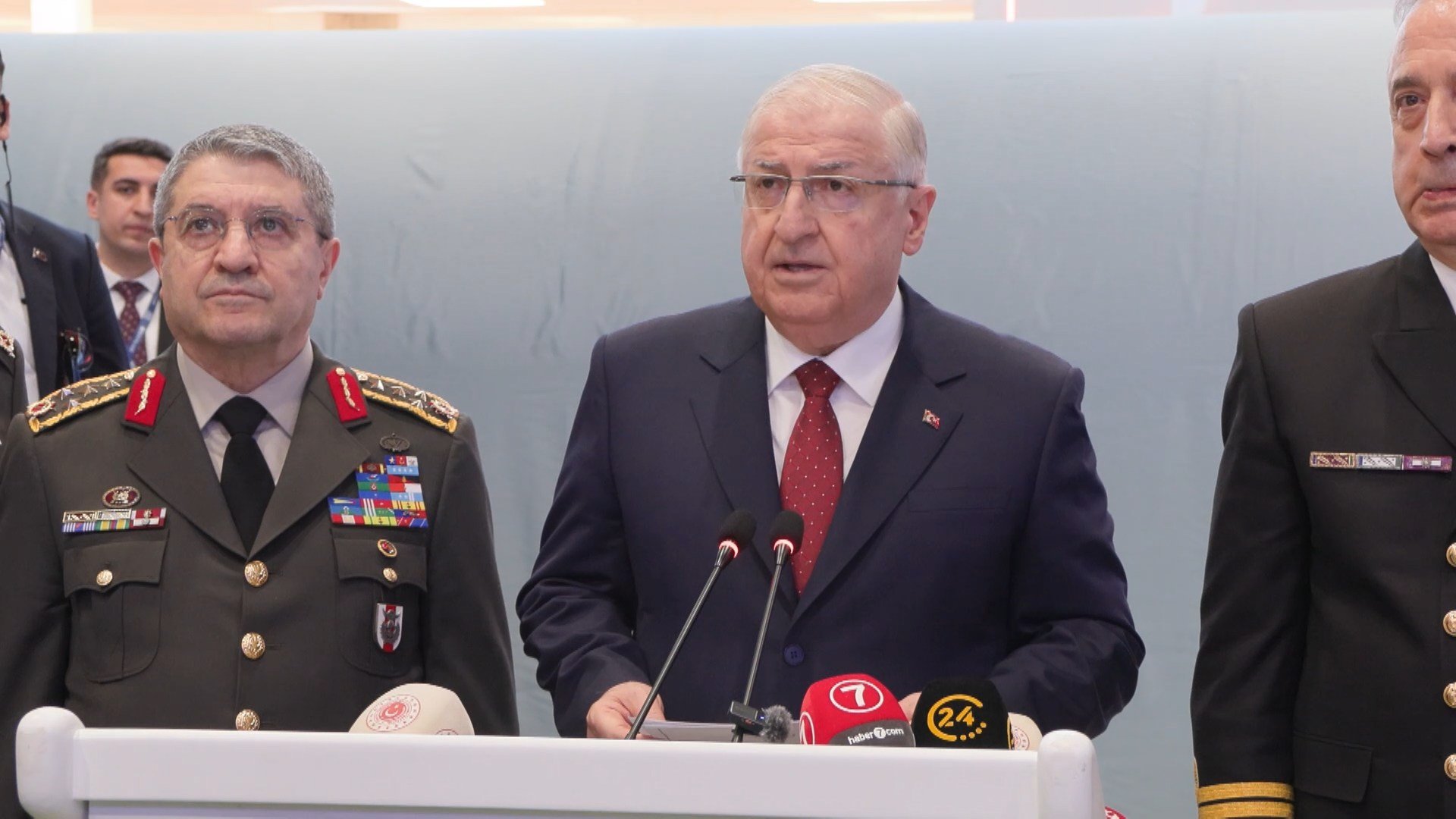 Milli Savunma Bakanı Yaşar Güler YILDIRIMHAN füzesini tanıtıyor
