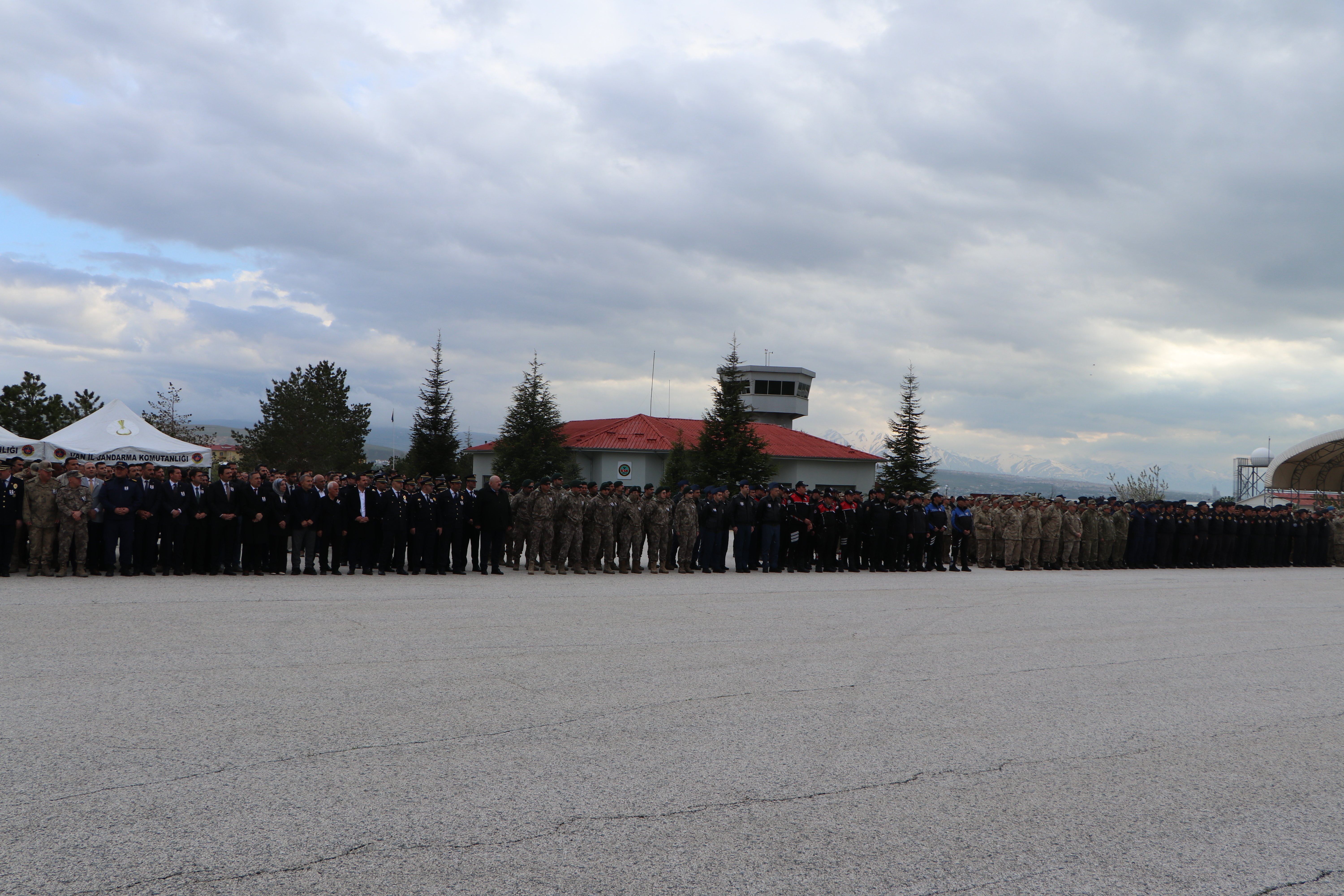 Şehit Polis Emrah Koç dualarla uğurlandı
