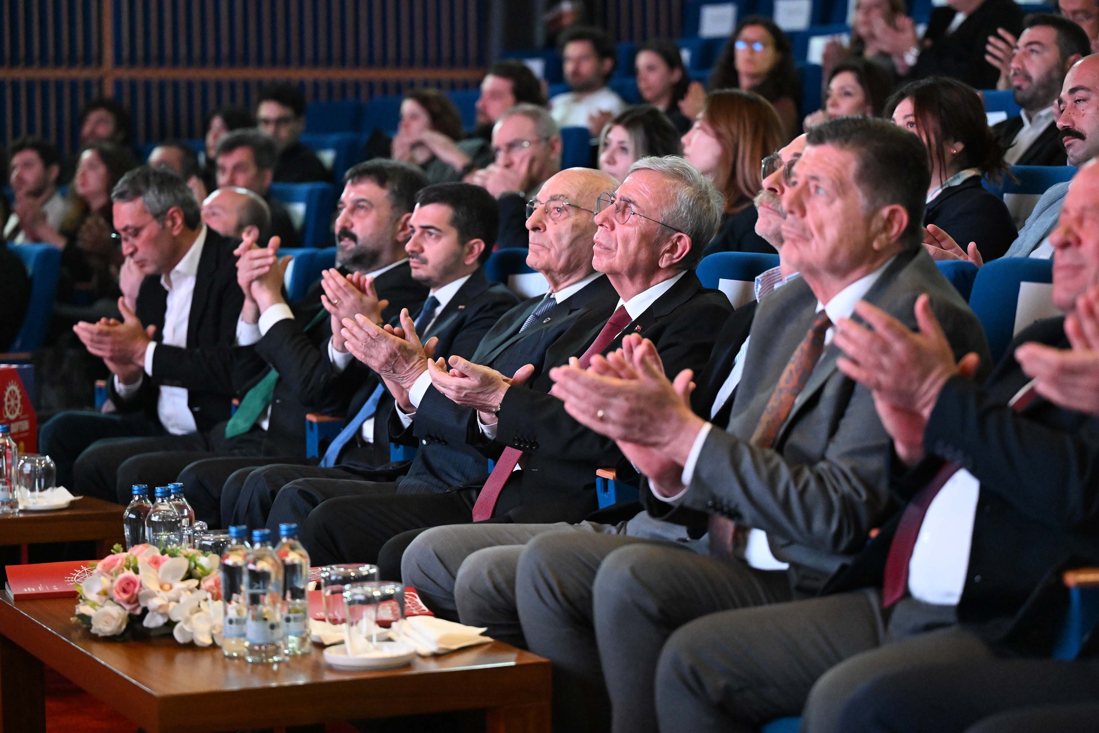 Mansur Yavaş Toplantıda Konuşuyor