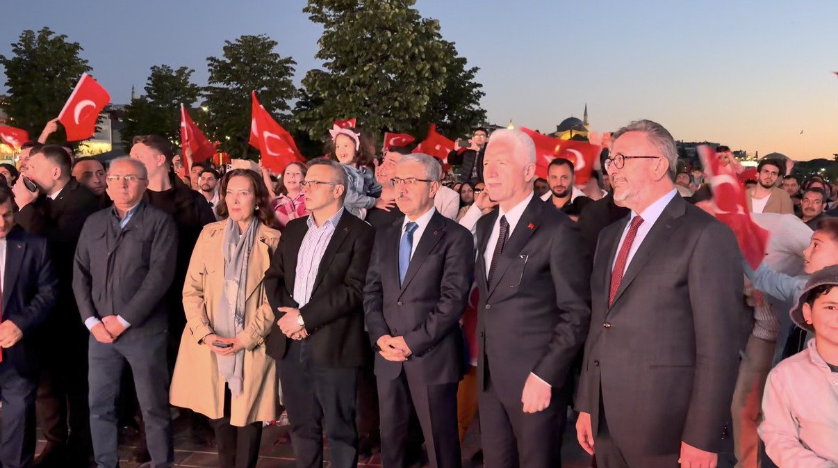 İstanbul Valisi Davut Gül İstanbul'un fethinin 573. yılı kutlamasında konuşuyor