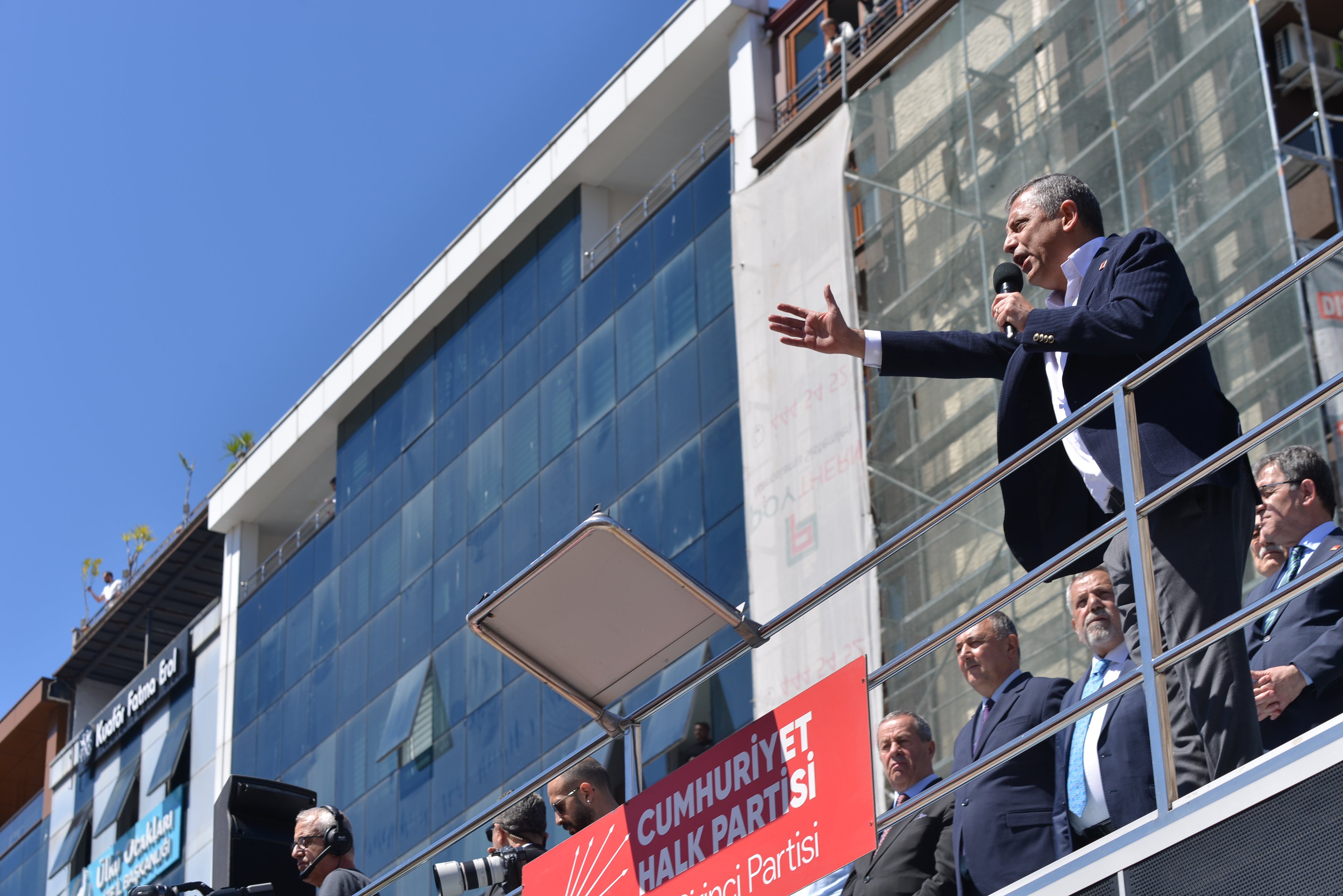 Özgür Özel Rize çay mitingi