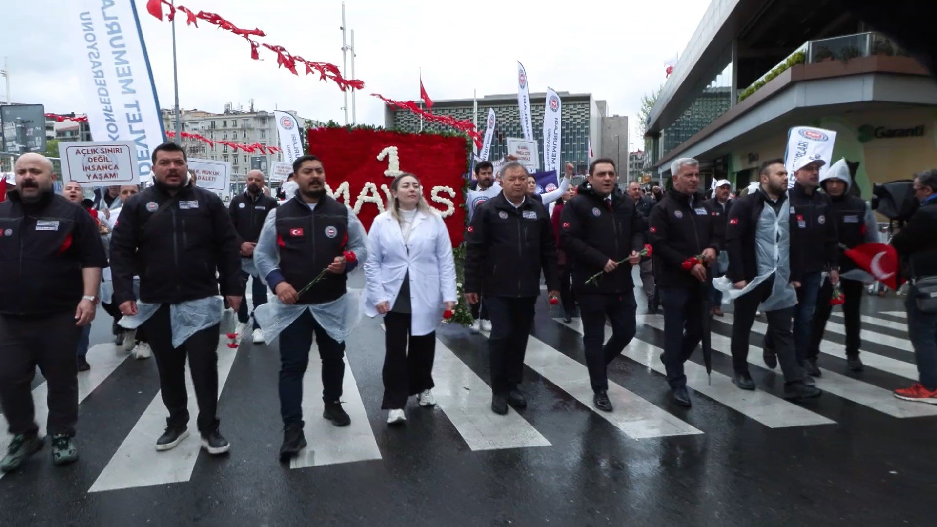 DMK Genel Başkanı Osman Kaya Taksim Meydanı