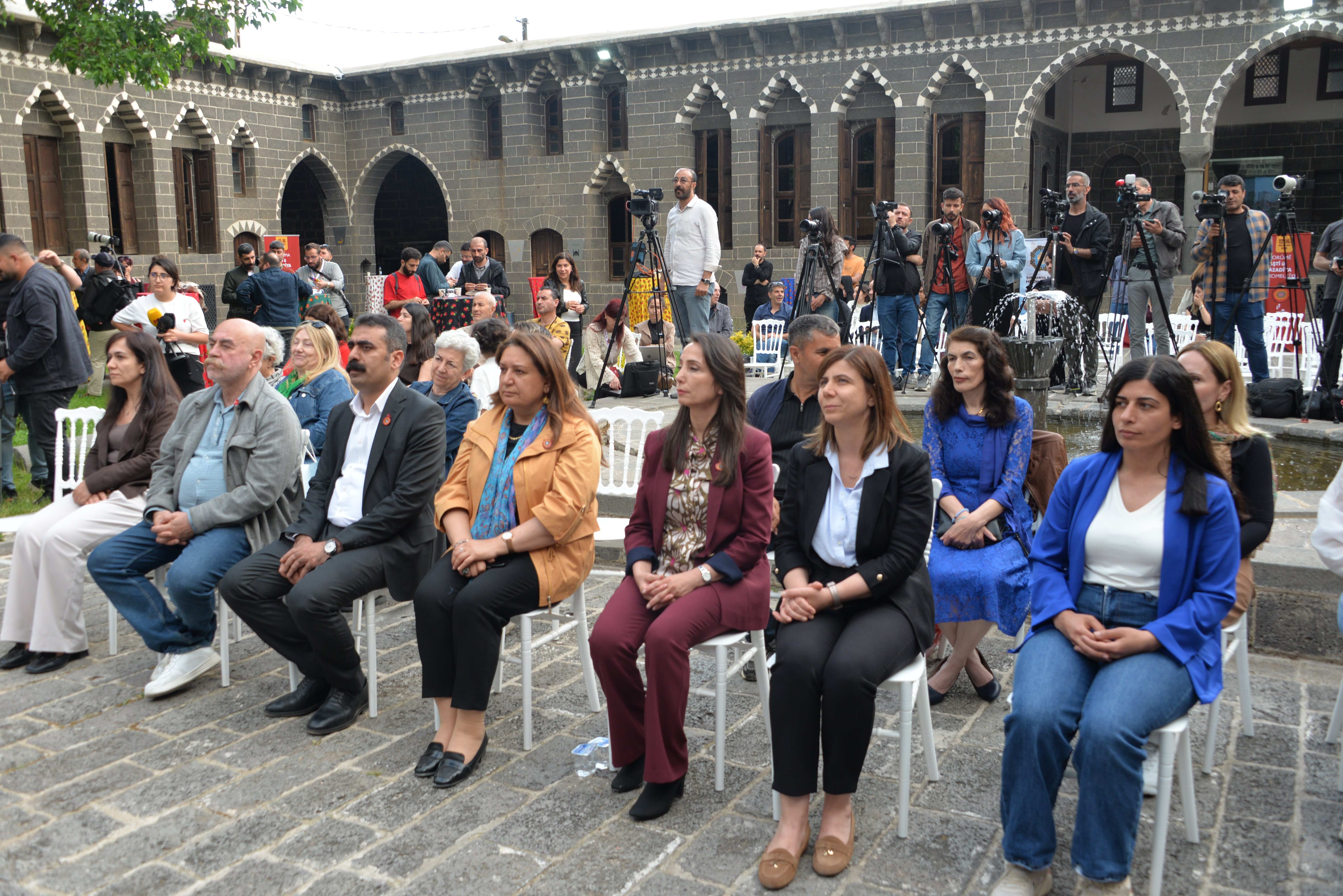 DEM Parti Eş Genel Başkanı Tülay Hatimoğulları