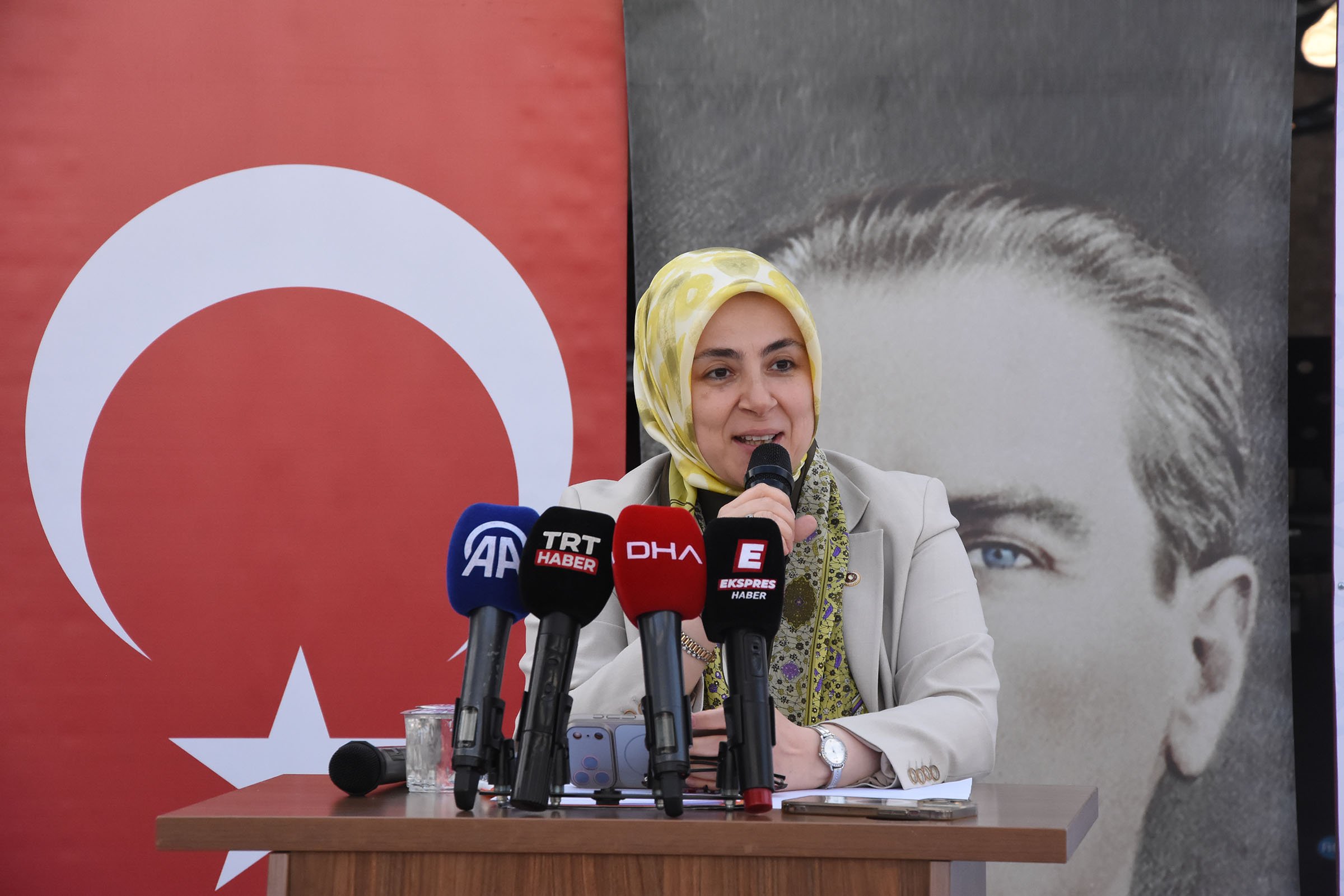 AK Parti Kadın Kolları Başkanı Tuğba Işık Ercan Kütahya programı