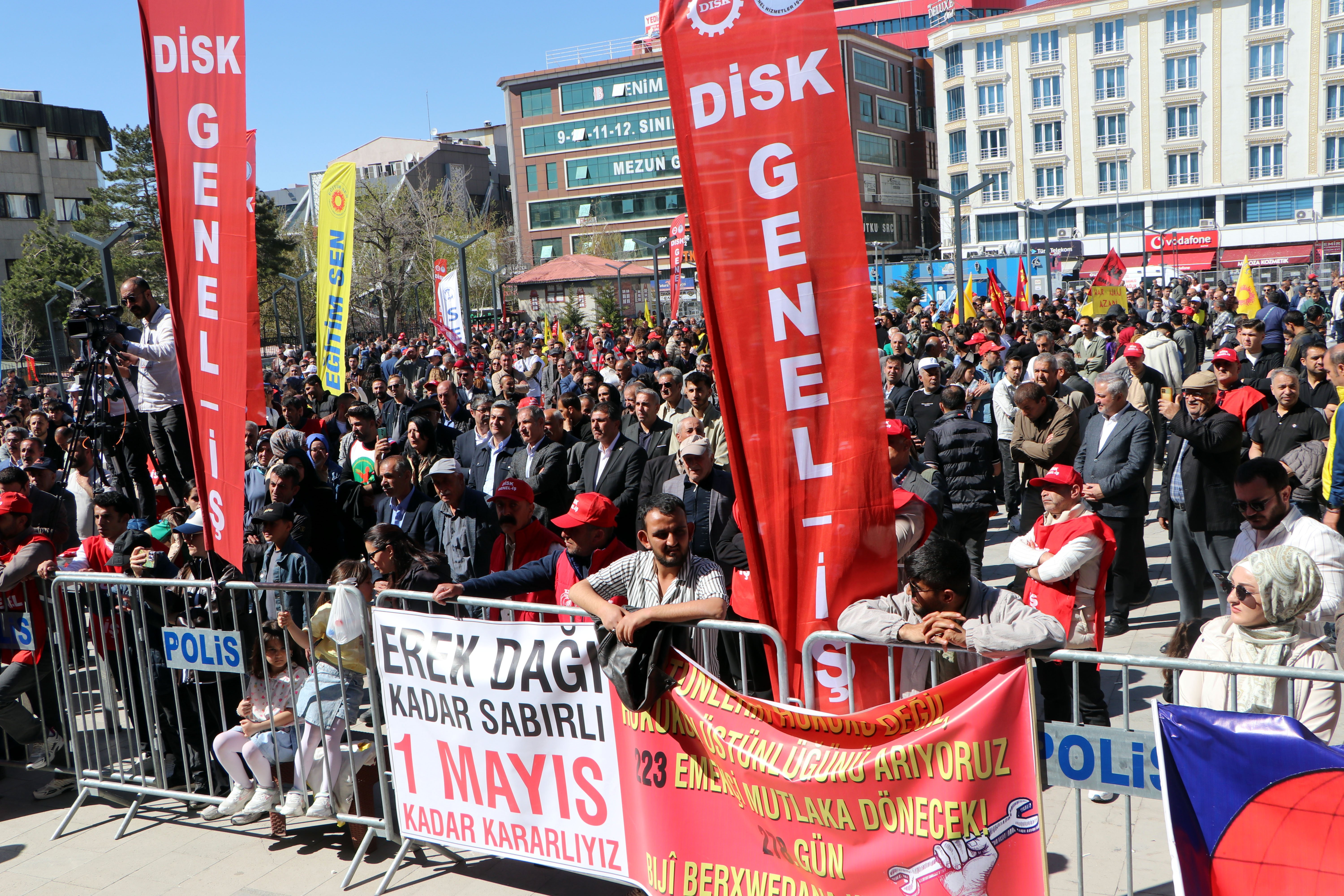 DEM Parti Eş Genel Başkanı Tülay Hatimoğulları
