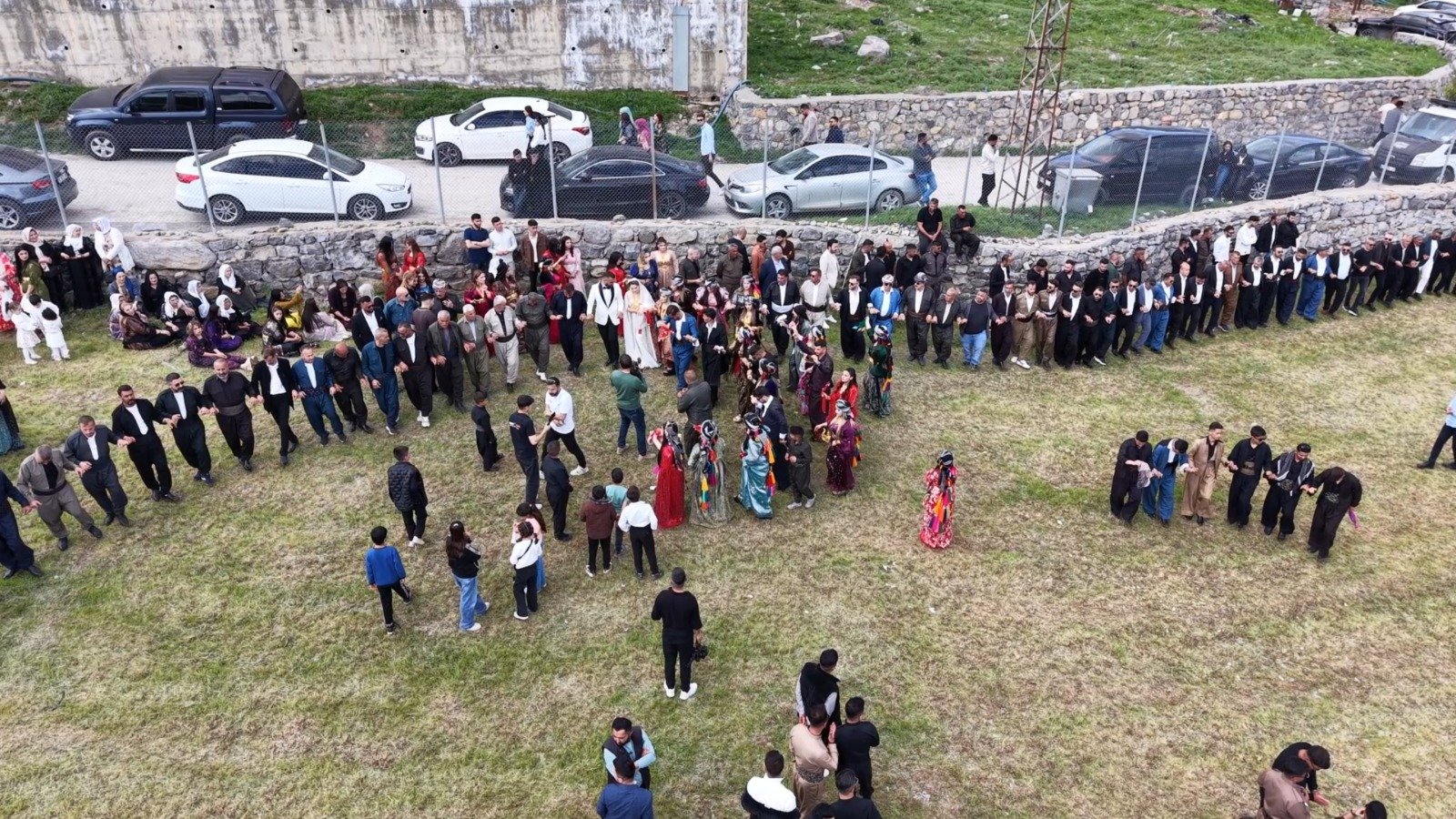 Kadınlar Düğünde Eğleniyor