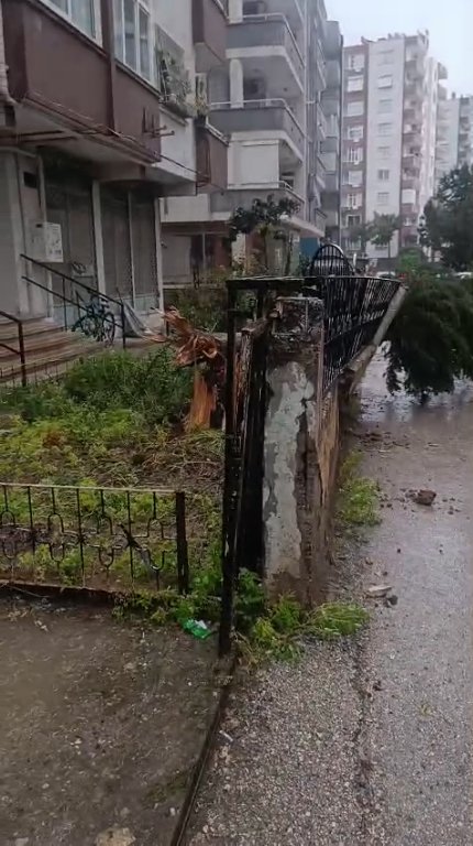 Adana belediye ekipleri