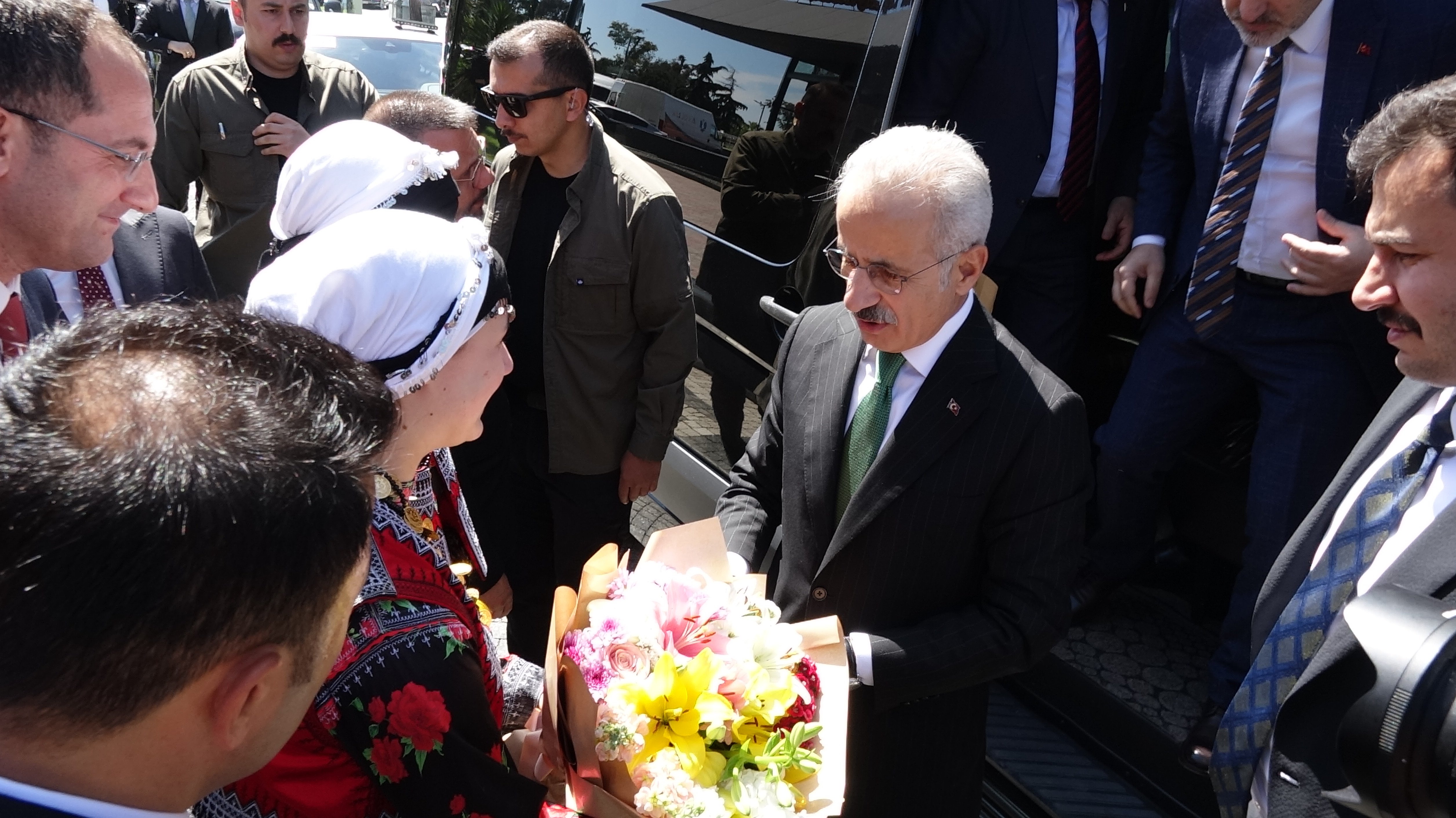 Abdulkadir Uraloğlu Trabzon havalimanı müjdesi veriyor.