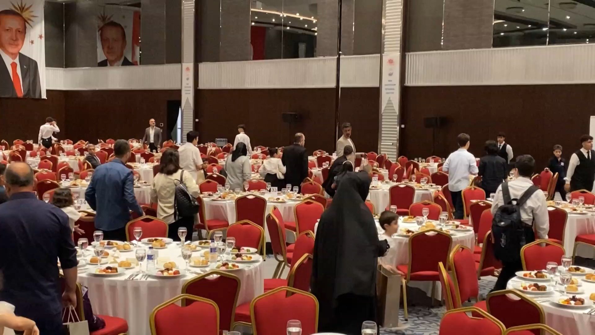 Vali Davut Gül kitap okuma yarışması konuşması