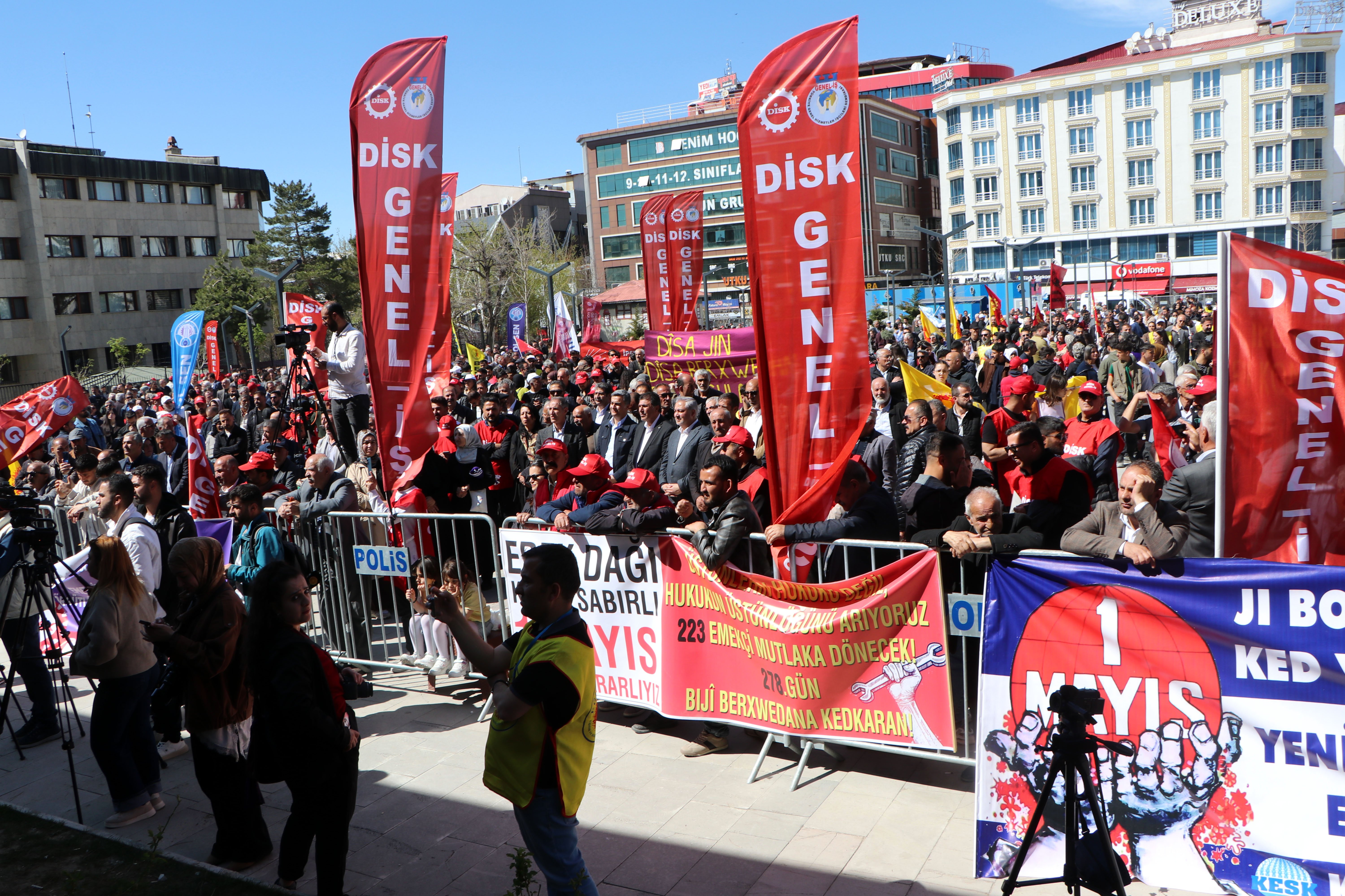 Van 1 Mayıs Mitingi DEM Parti