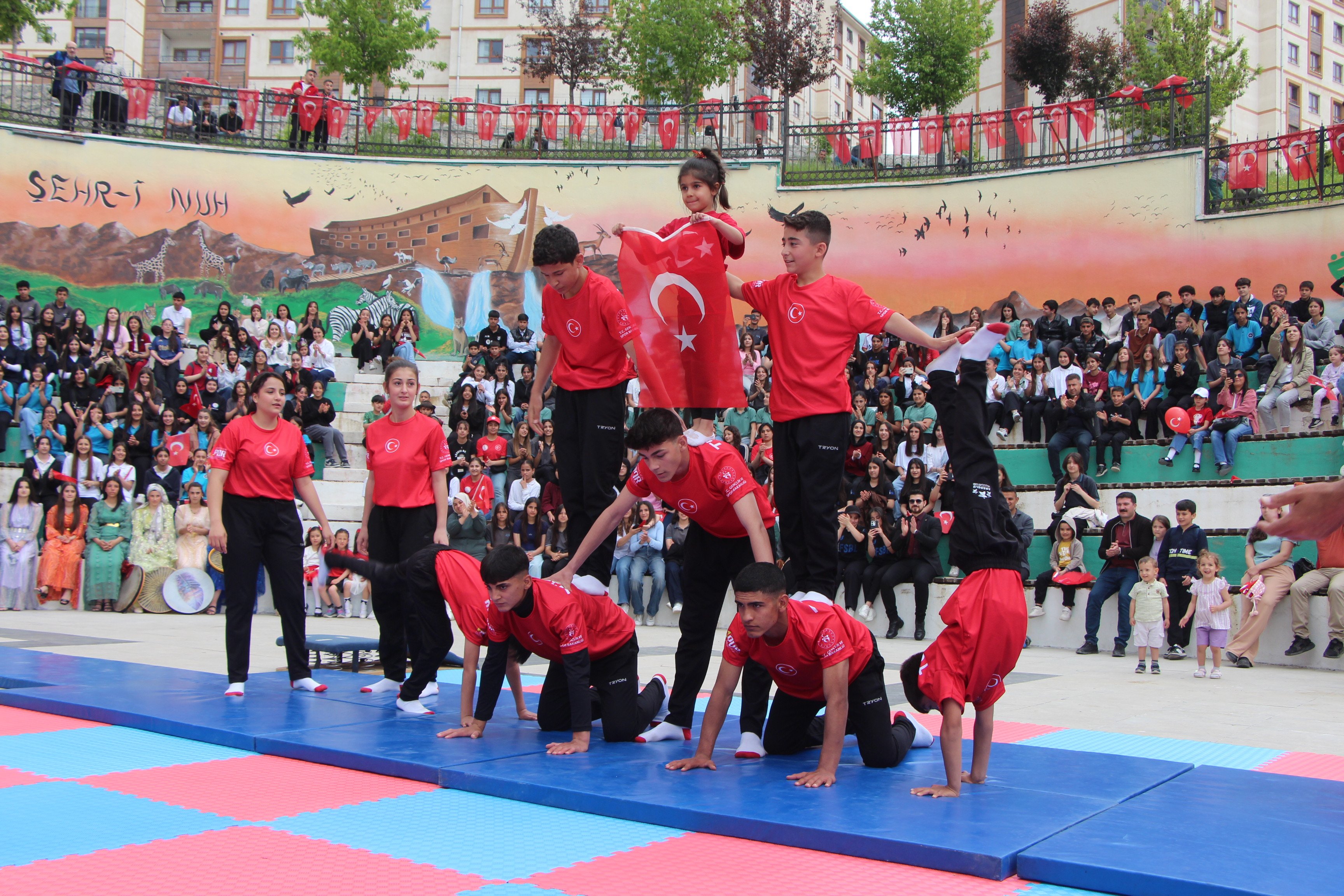 Şırnak 107 metrelik bayrak 19 Mayıs yürüyüşü