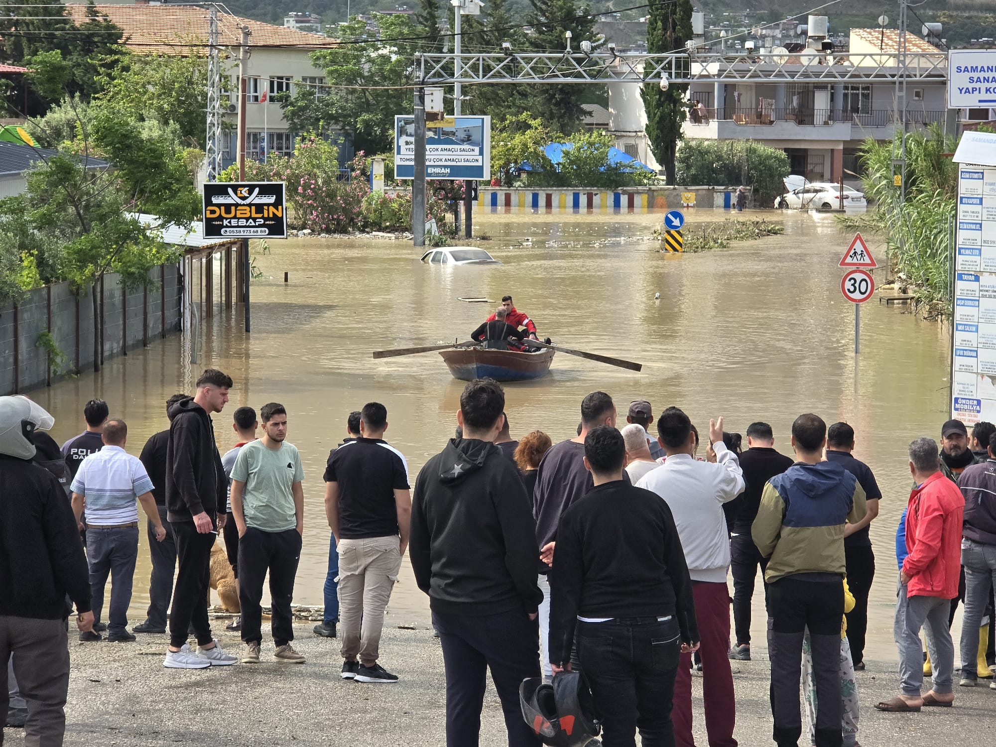 Asri Nehri taşması