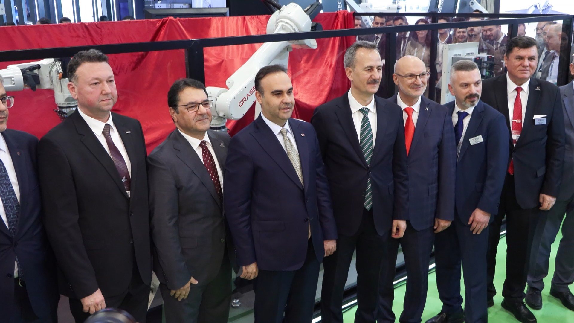 Bakan Kacır SAHA 2026 fuarında konuşuyor