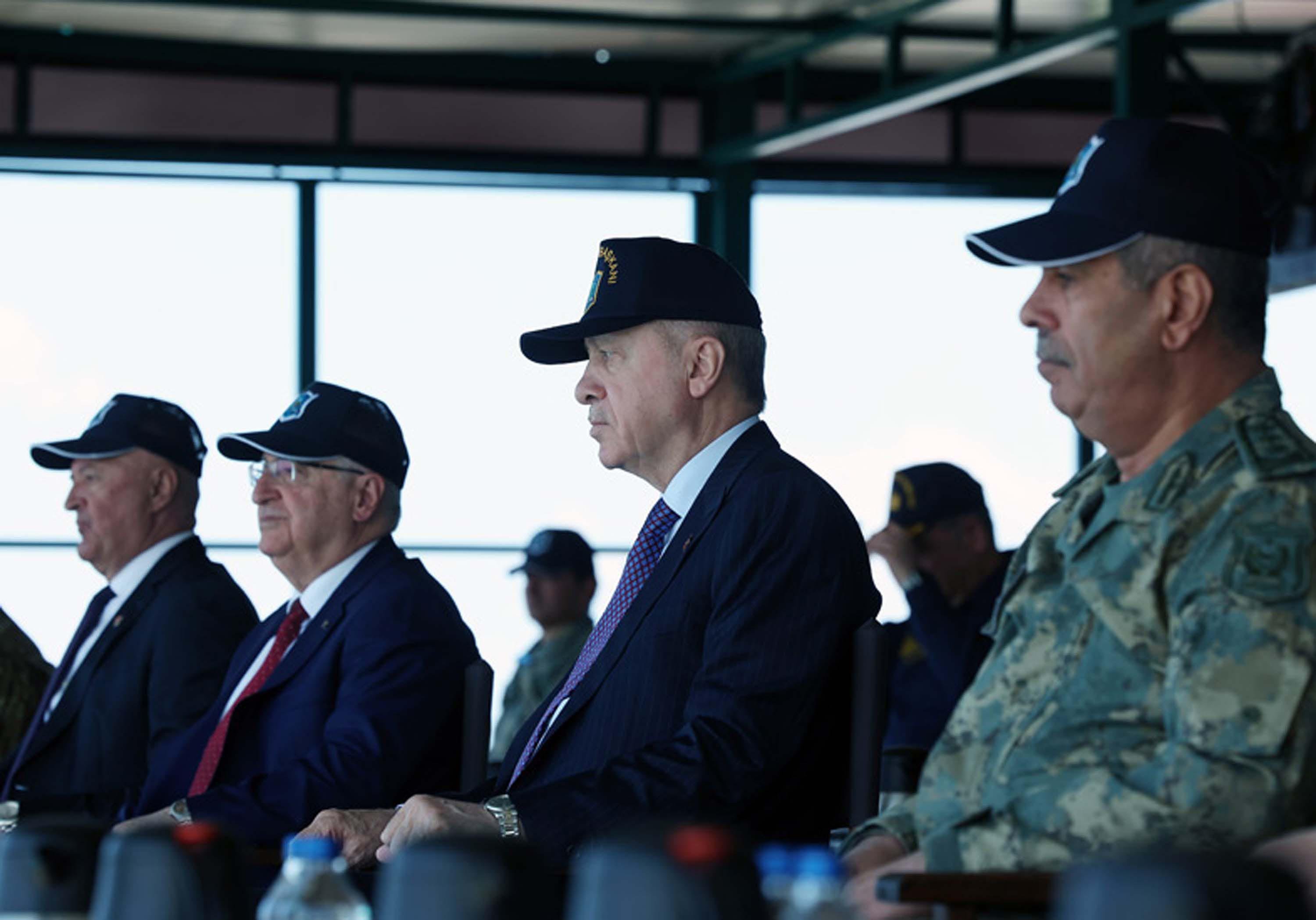 Cumhurbaşkanı Erdoğan tatbikatı izlerken