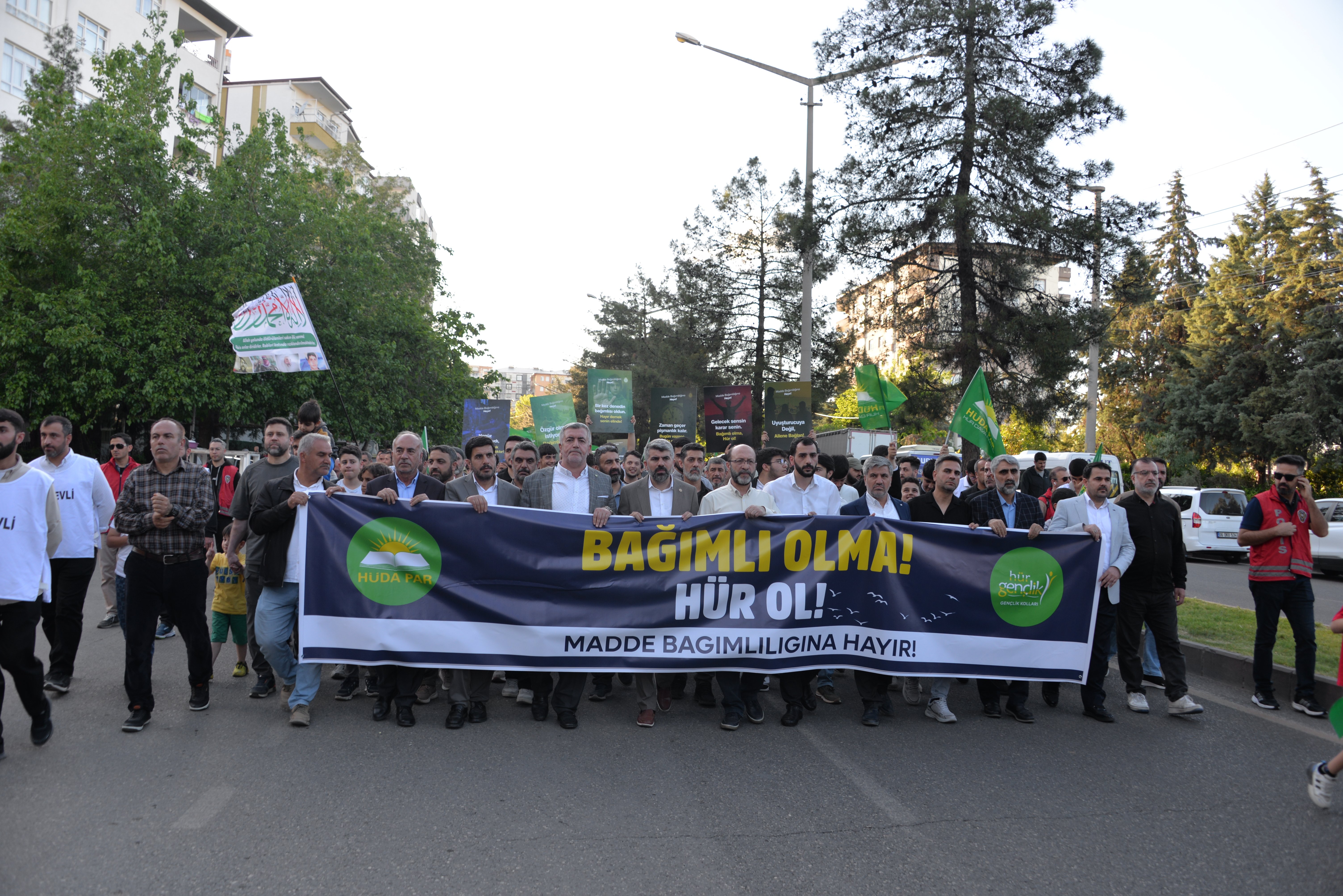HÜDAPAR Diyarbakır Yürüyüşü