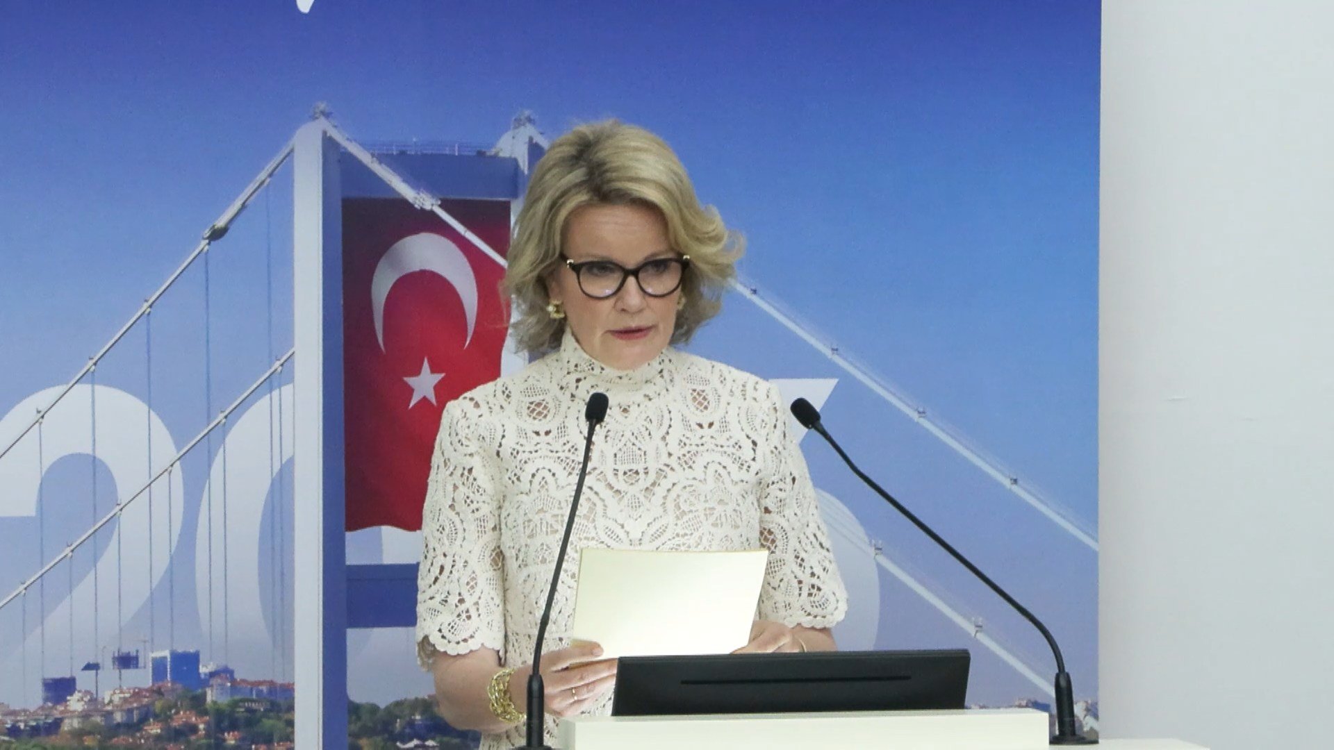 Aile ve Sosyal Hizmetler Bakanı Mahinur Özdemir Göktaş, Belçika Kraliçesi Mathilde ile birlikte panele katıldı.