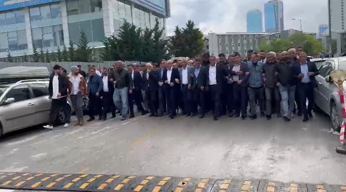 CHP Genel Merkezi önünde tahliye gerginliği