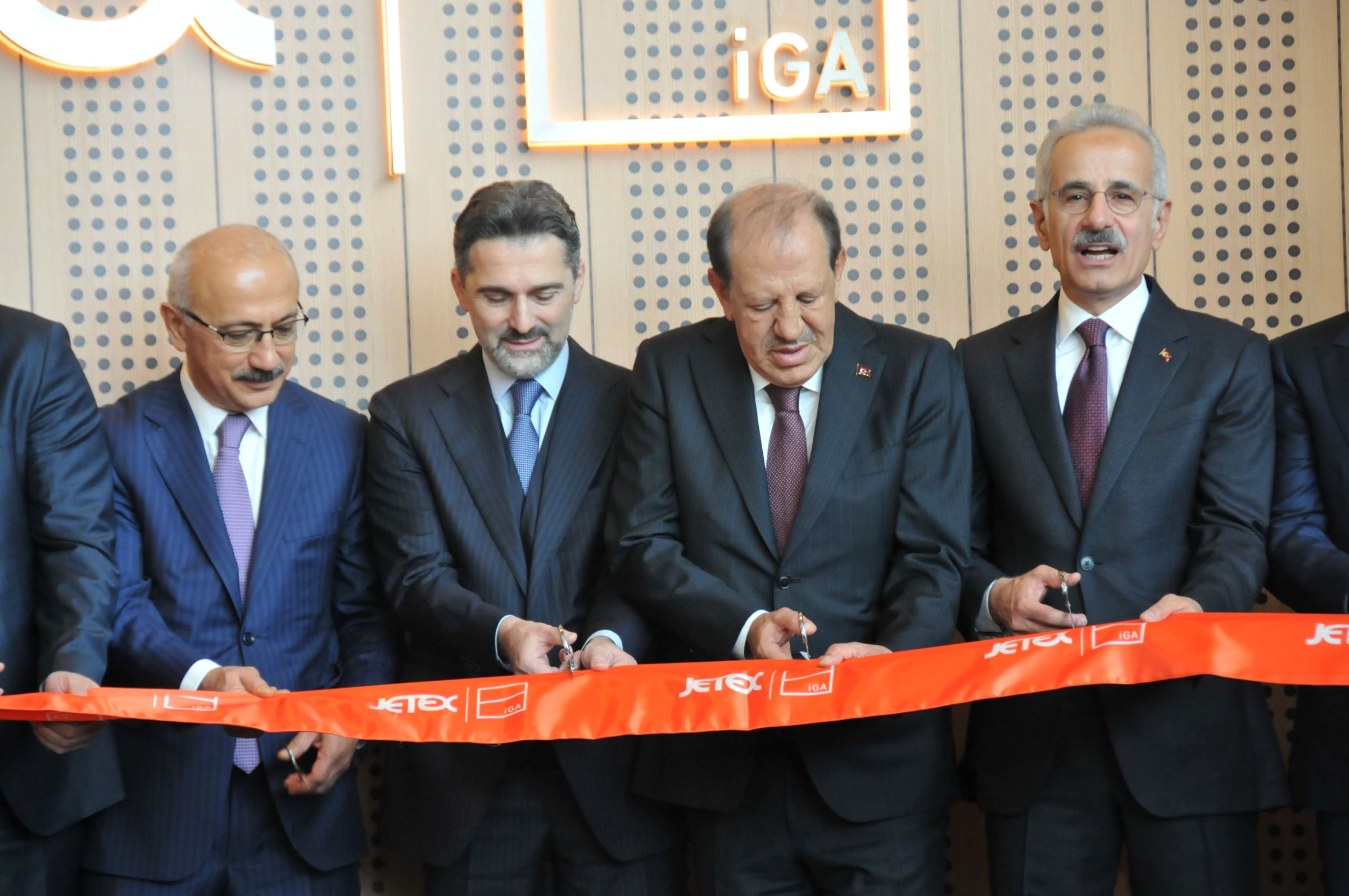 Bakan Uraloğlu JETEX-İGA Genel Havacılık Terminali açılışında