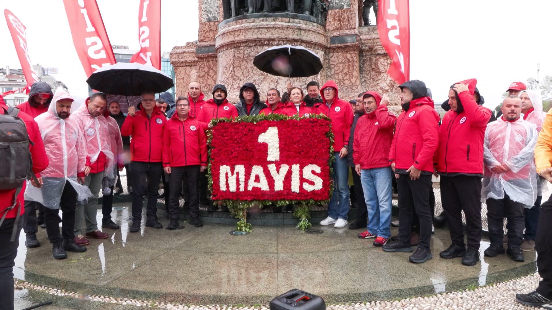 DİSK Başkanı Arzu Çerkezoğlu Taksim Meydanı