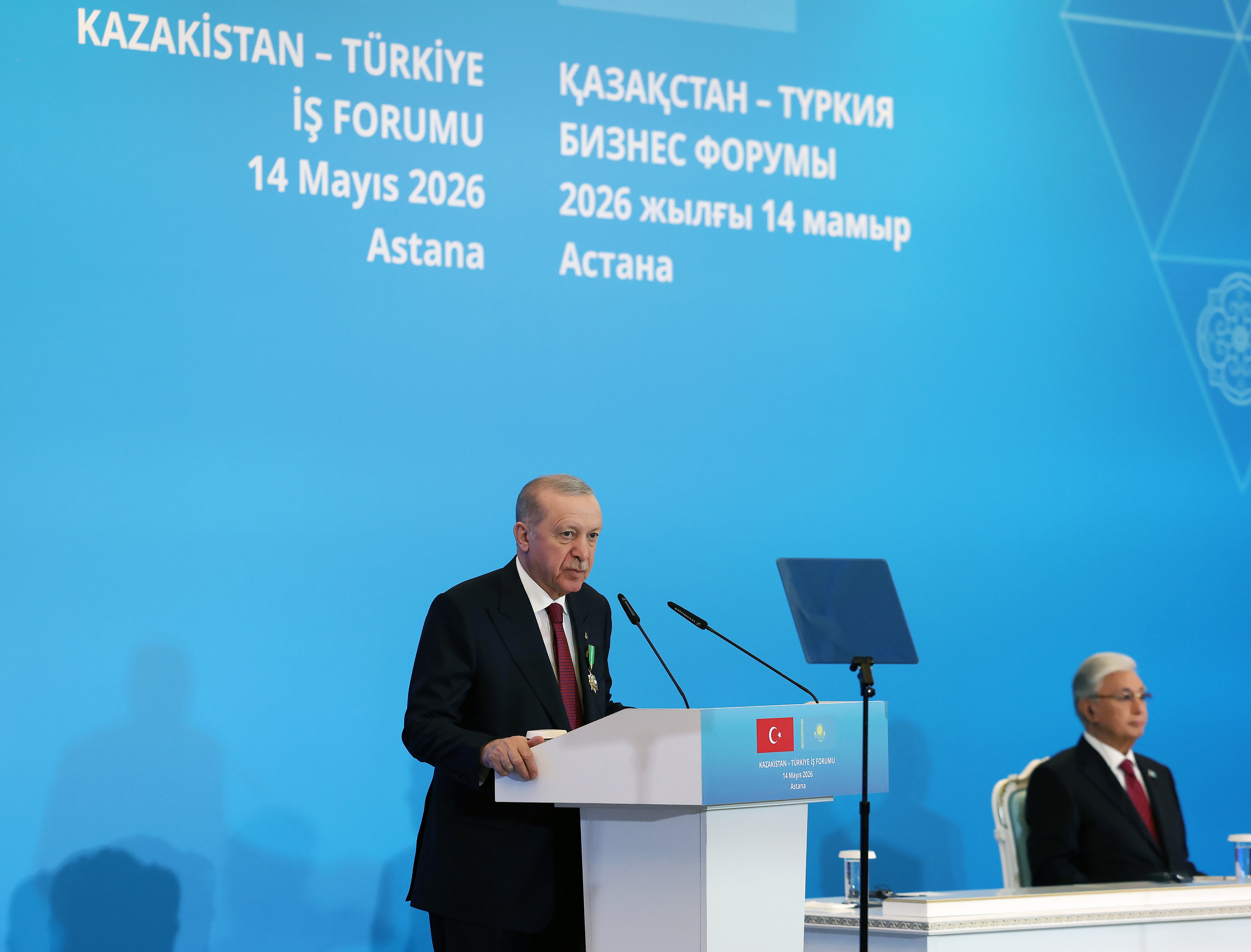 Cumhurbaşkanı Recep Tayyip Erdoğan, Türkiye-Kazakistan İş Forumu’nda konuşuyor.